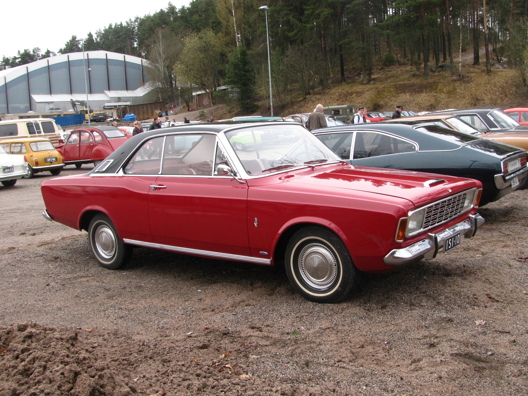 Die besten Ford Taunus-Hintergründe für den Telefonbildschirm