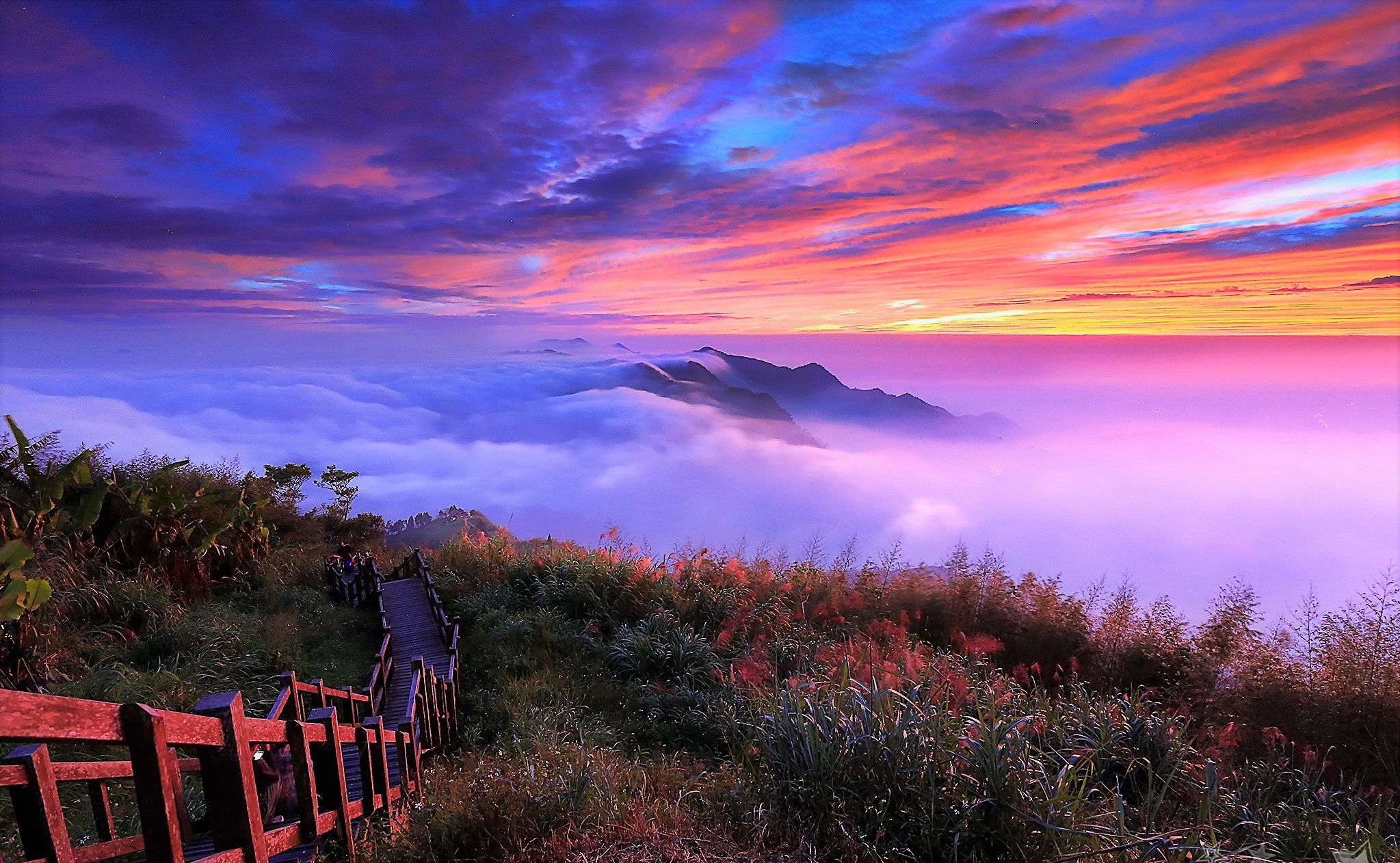Free download wallpaper Sunset, Sky, Horizon, Fog, Earth, Stairs, Cloud, Sea Of Clouds on your PC desktop
