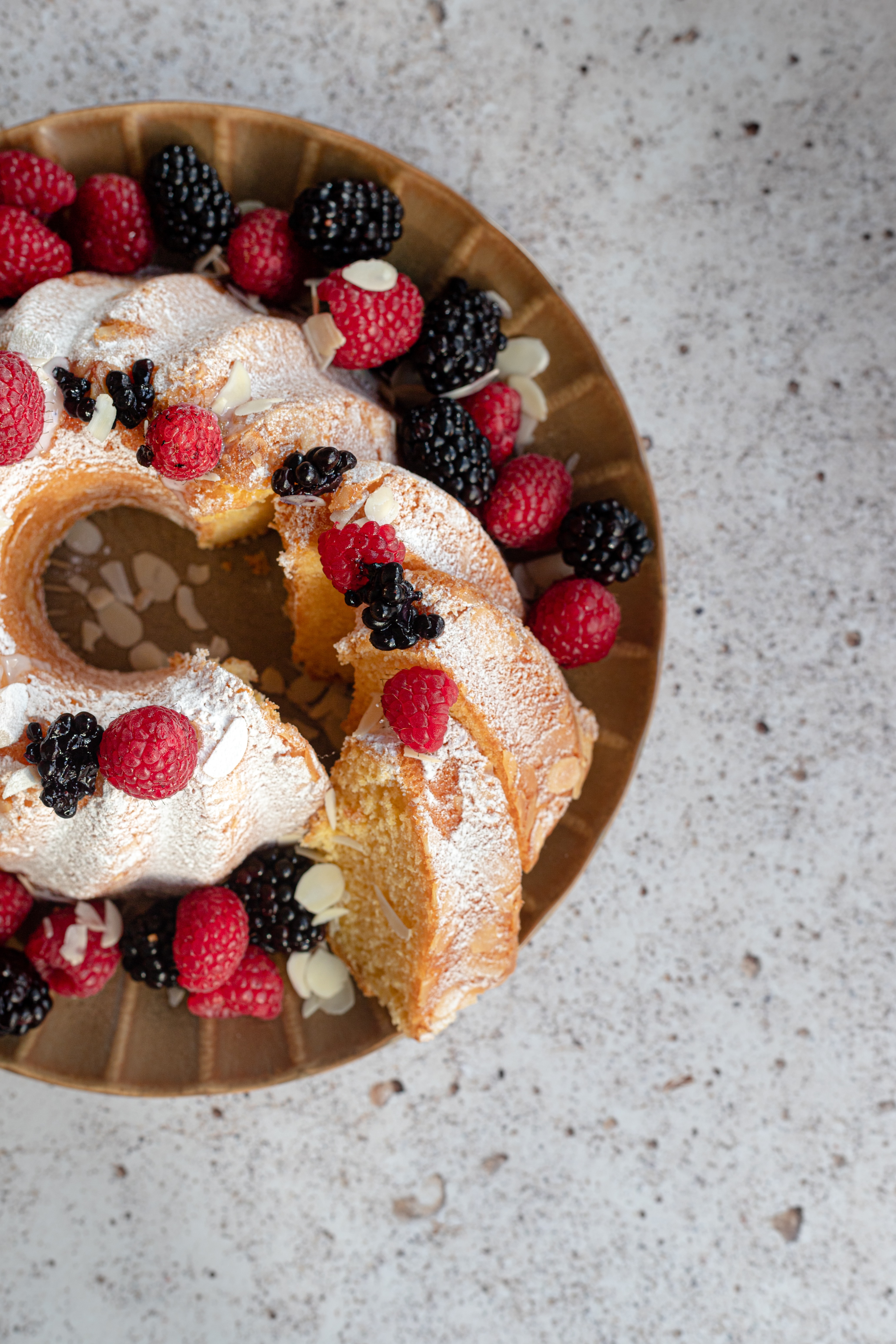 Download mobile wallpaper Plate, Food, Berries, Bakery Products, Baking, Cake, Fruits for free.