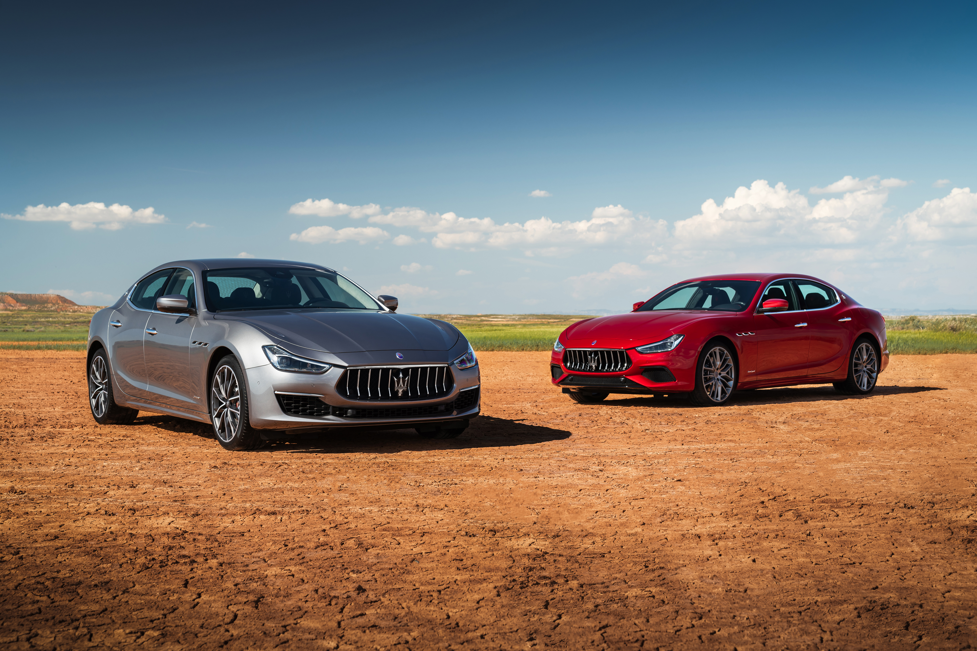 Baixe gratuitamente a imagem Maserati, Carro, Maserati Ghibli, Veículos, Grand Tourer, Carro Prateado na área de trabalho do seu PC