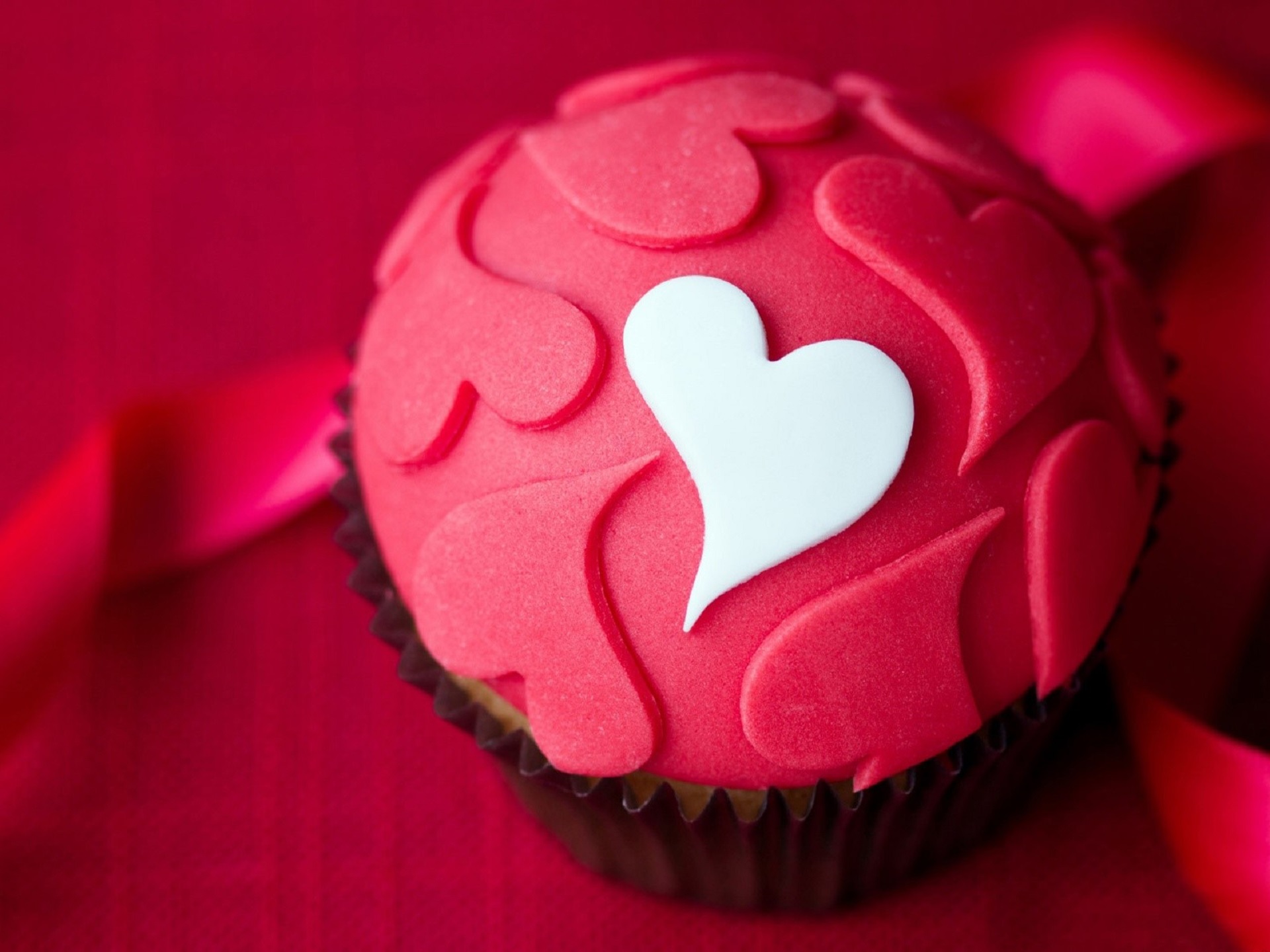 Free download wallpaper Food, Heart, Cupcake on your PC desktop