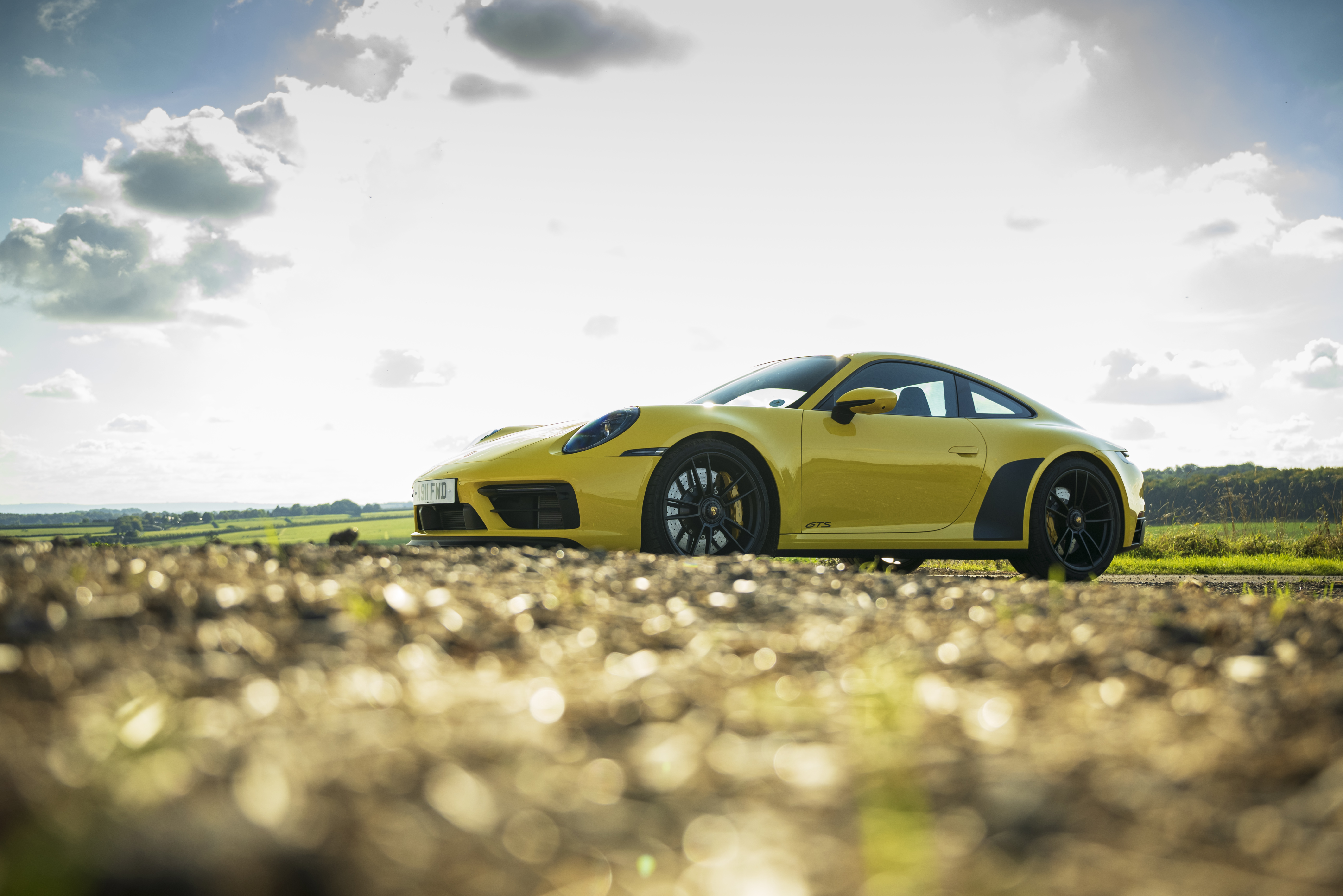 Descarga gratuita de fondo de pantalla para móvil de Porsche, Vehículos, Porsche 911 Carrera Gts.