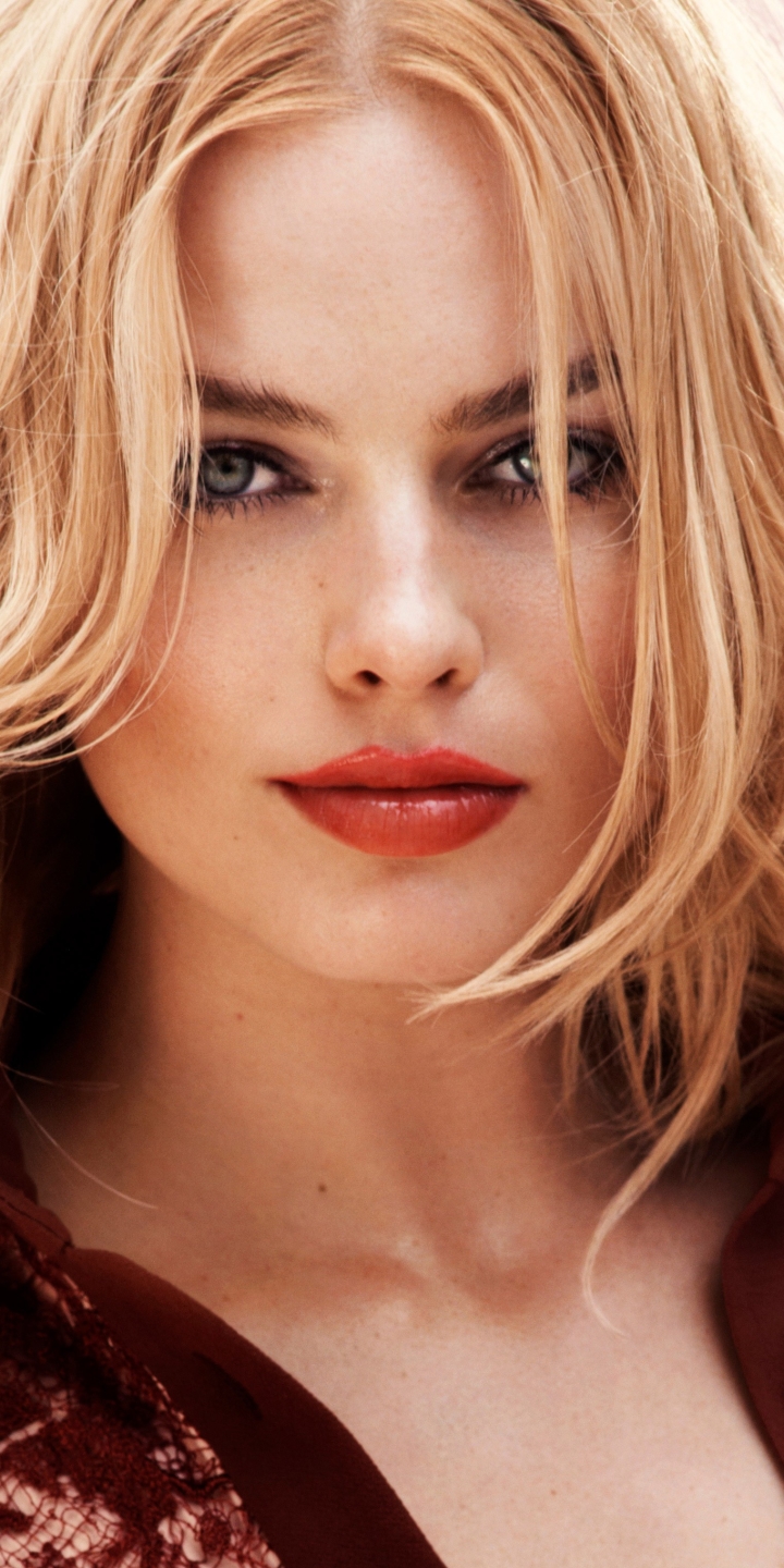 Download mobile wallpaper Blonde, Face, Blue Eyes, Celebrity, Actress, Lipstick, Australian, Margot Robbie for free.