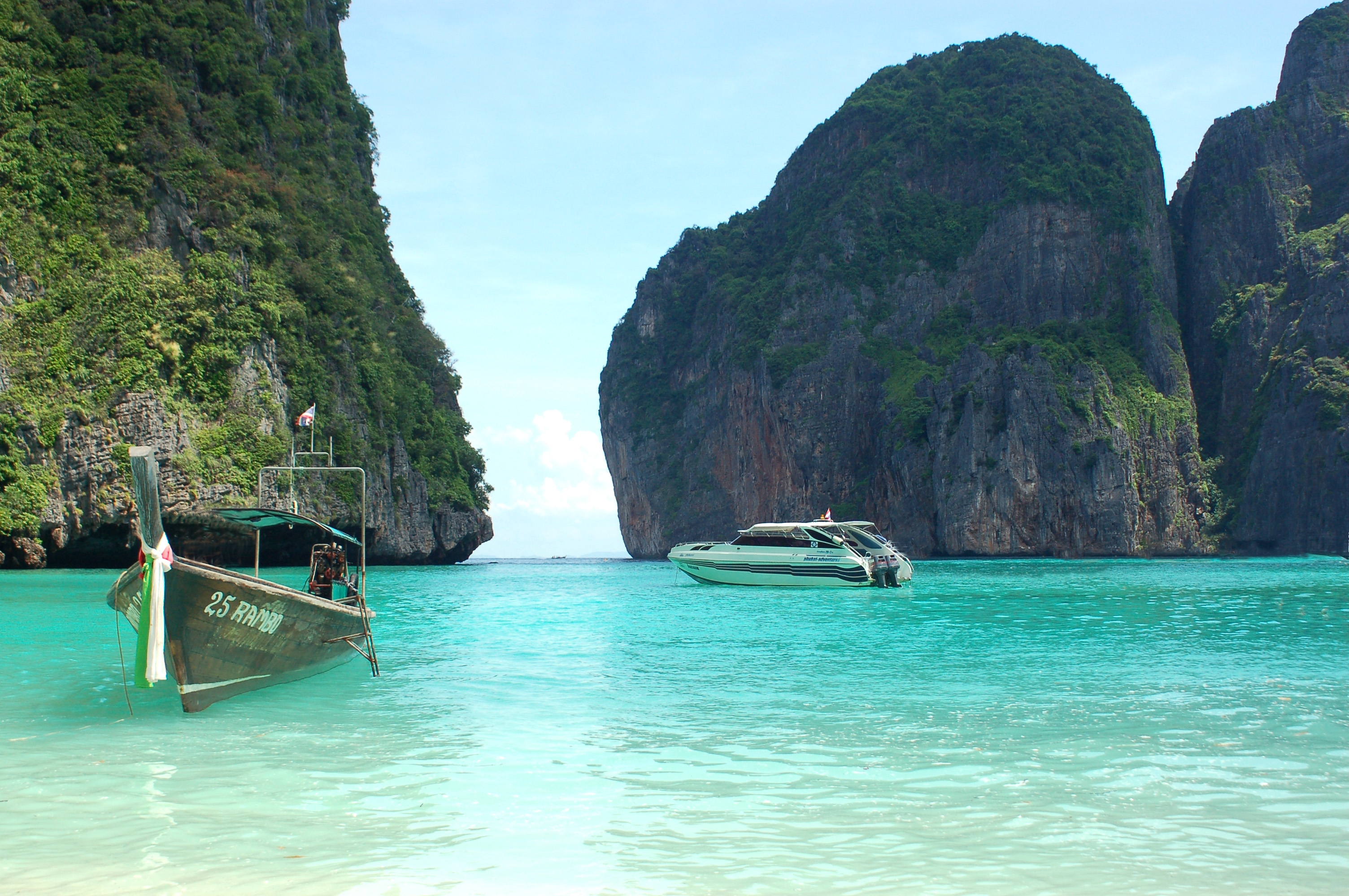 53022 завантажити картинку море, тропіках, природа, човни, скелі, порід, тропіки, таїланд - шпалери і заставки безкоштовно