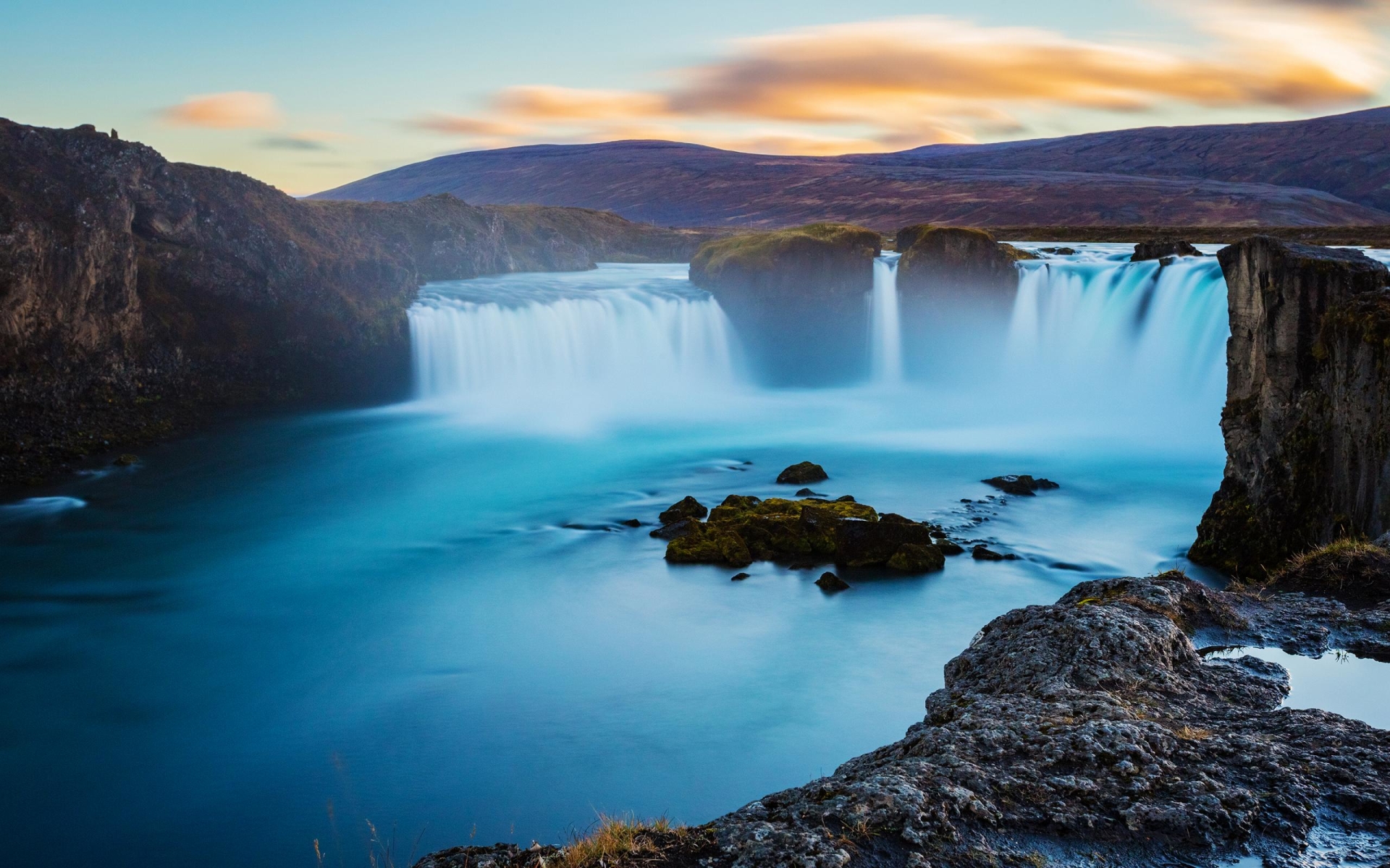 Handy-Wallpaper Natur, Wasserfälle, Wasserfall, Fluss, Island, Erde/natur, Goðafoss kostenlos herunterladen.