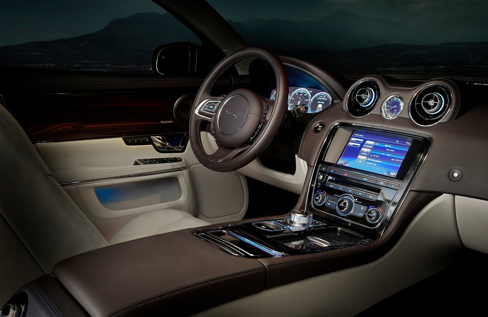 366276 télécharger le fond d'écran véhicules, jaguar xj, voiture, tableau de bord, intérieur, le luxe, jaguar - économiseurs d'écran et images gratuitement