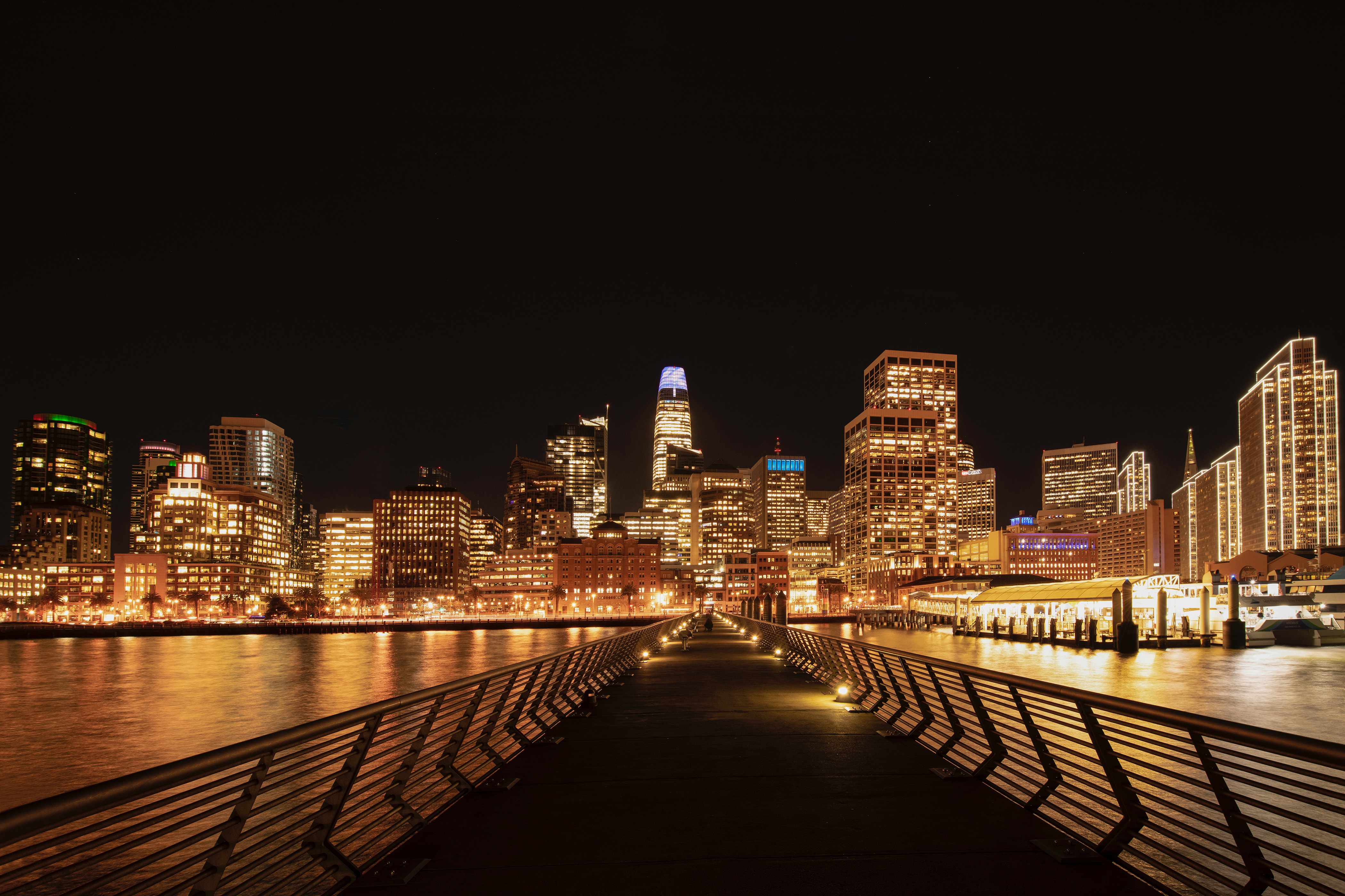 PCデスクトップに橋, ライト, 海岸, ナイトシティ, ブリッジ, 都市, 建物, 夜の街画像を無料でダウンロード