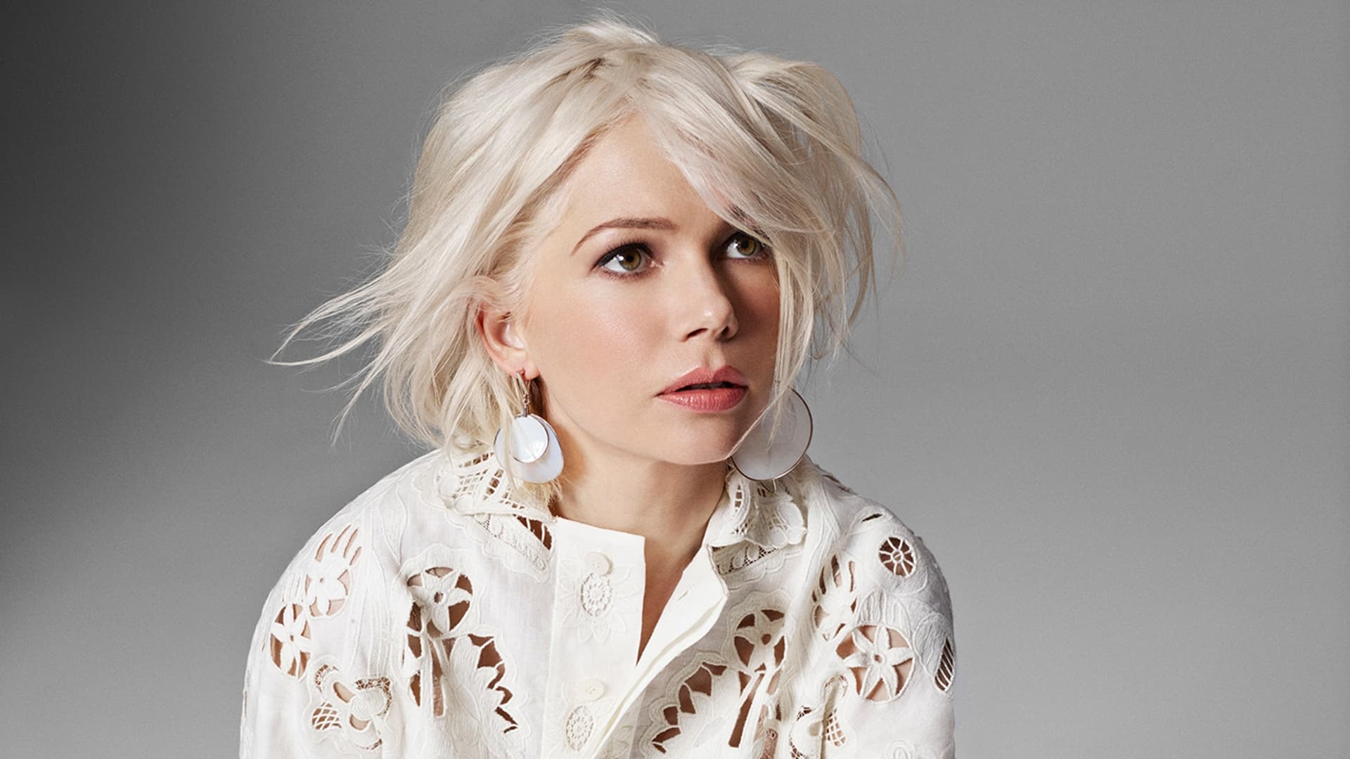 Download mobile wallpaper Blonde, Earrings, Celebrity, Actress, Michelle Williams for free.