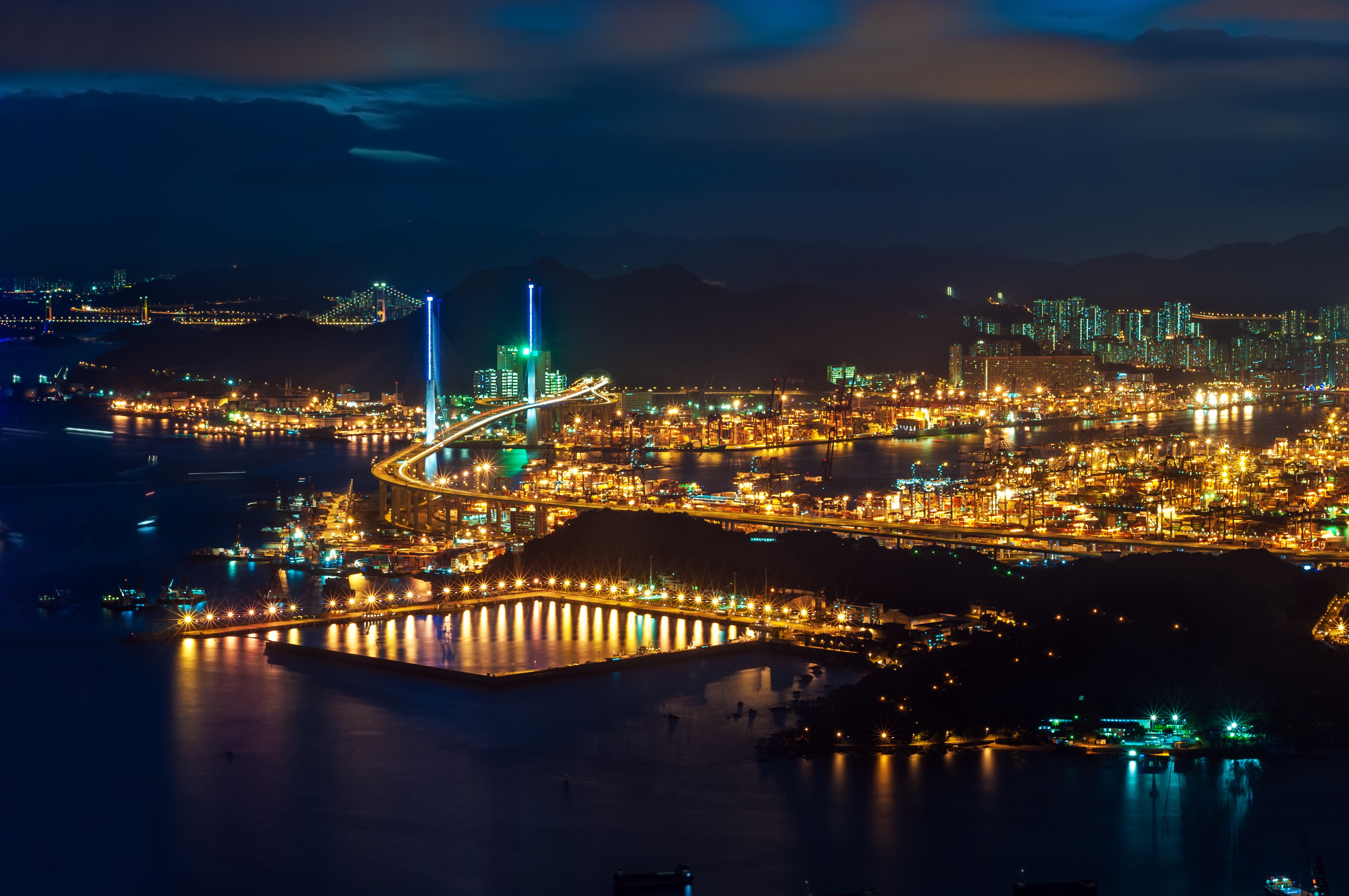 Descarga gratis la imagen Ciudades, Noche, Ciudad, Luz, Puente, Paisaje Urbano, Hong Kong, Hecho Por El Hombre en el escritorio de tu PC