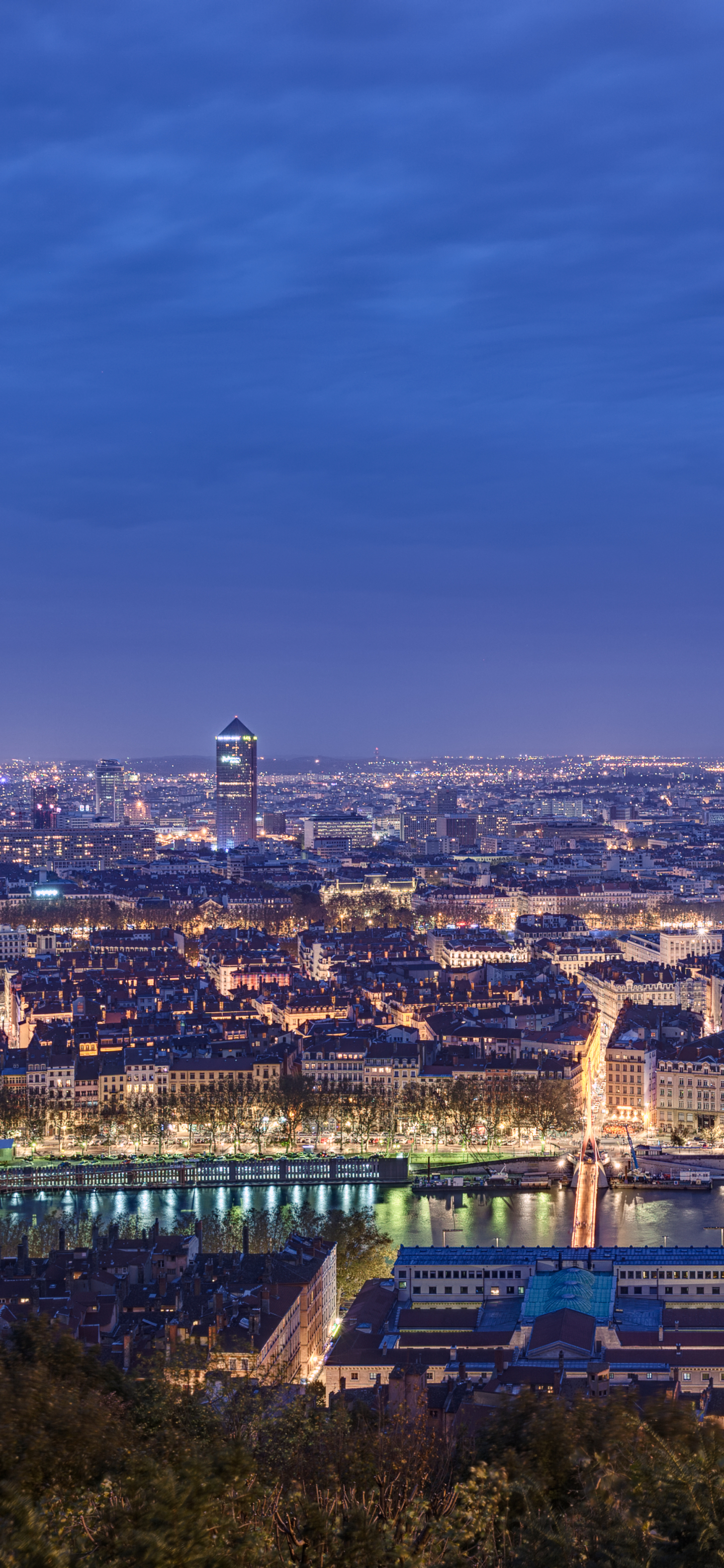 Скачать картинку Города, Франция, Панорама, Сделано Человеком, Лион в телефон бесплатно.