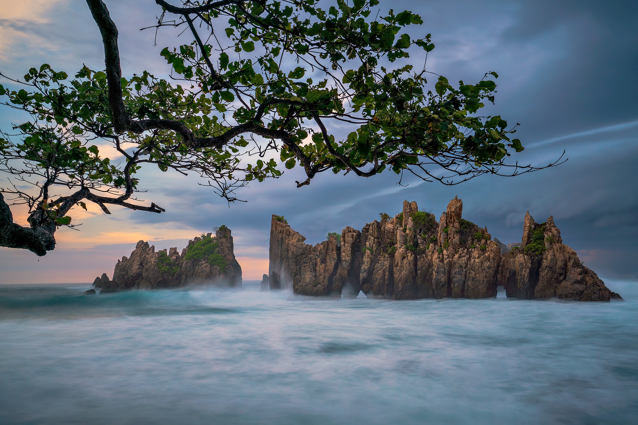 Baixe gratuitamente a imagem Mar, Pedra, Nuvem, Terra/natureza na área de trabalho do seu PC