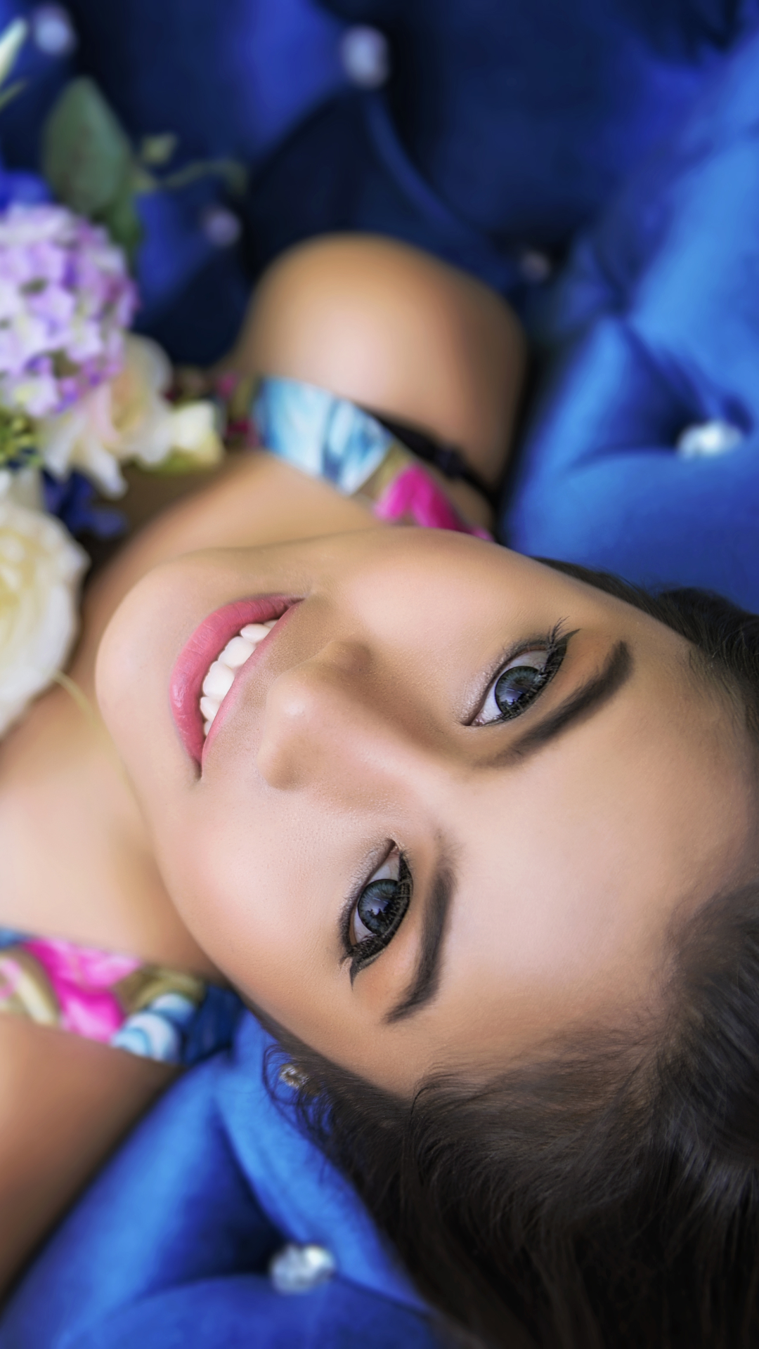 Download mobile wallpaper Flower, Bouquet, Smile, Model, Women, Asian, Thai for free.