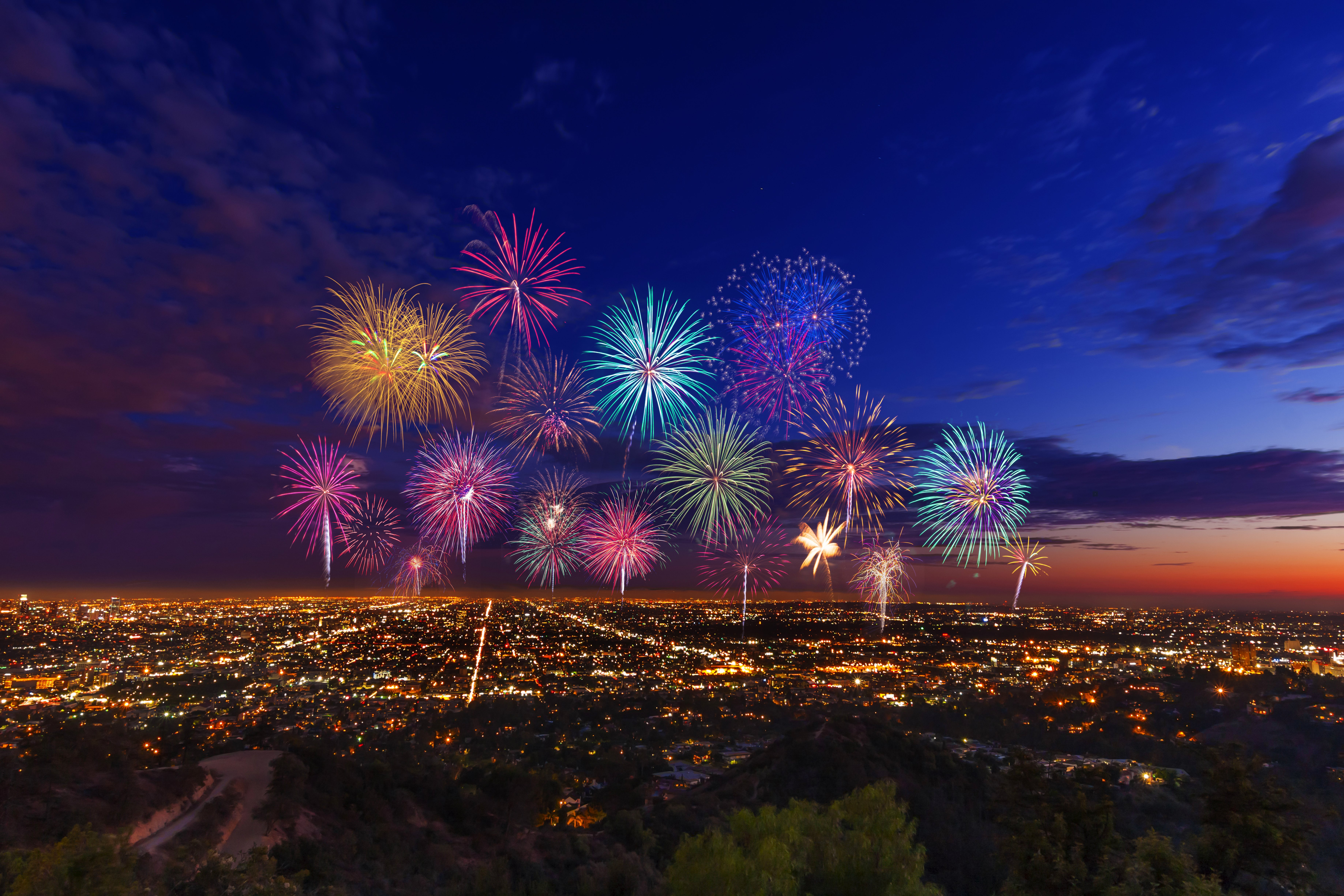 Handy-Wallpaper Feuerwerk, Fotografie, Los Angeles, Nacht, Vereinigte Staaten Von Amerika, Großstadt kostenlos herunterladen.