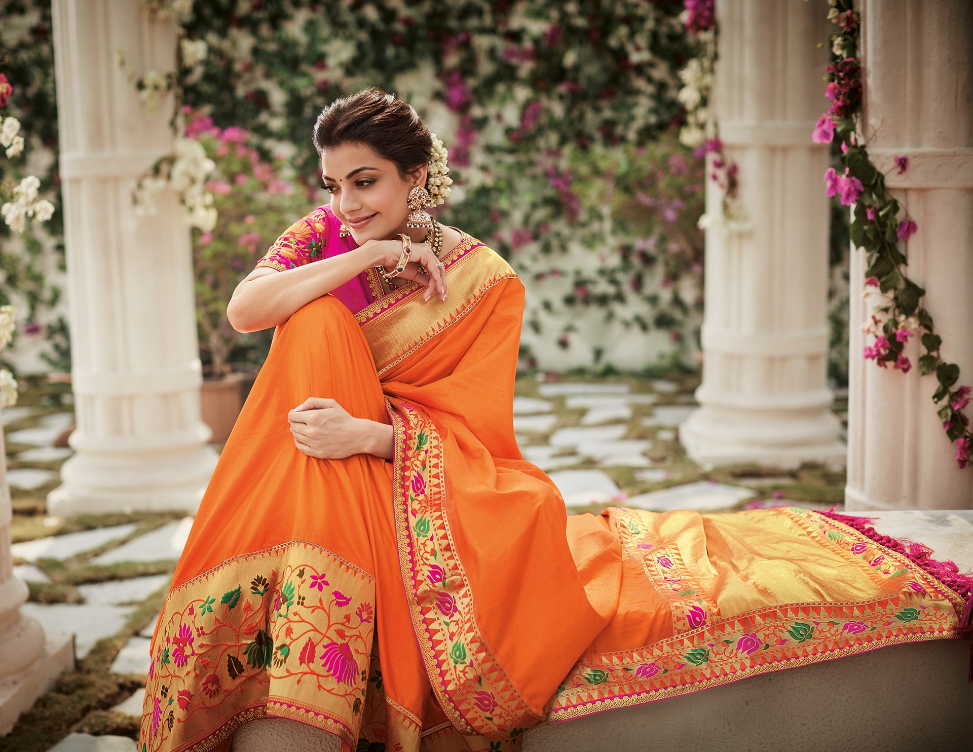 Download mobile wallpaper Indian, Celebrity, Actress, Bollywood, Kajal Aggarwal, Saree for free.