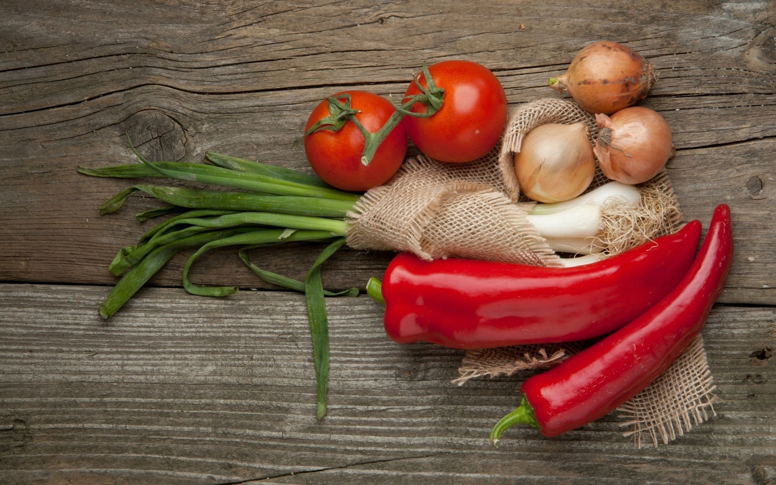 Download mobile wallpaper Garlic, Pepper, Tomato, Food, Vegetables for free.