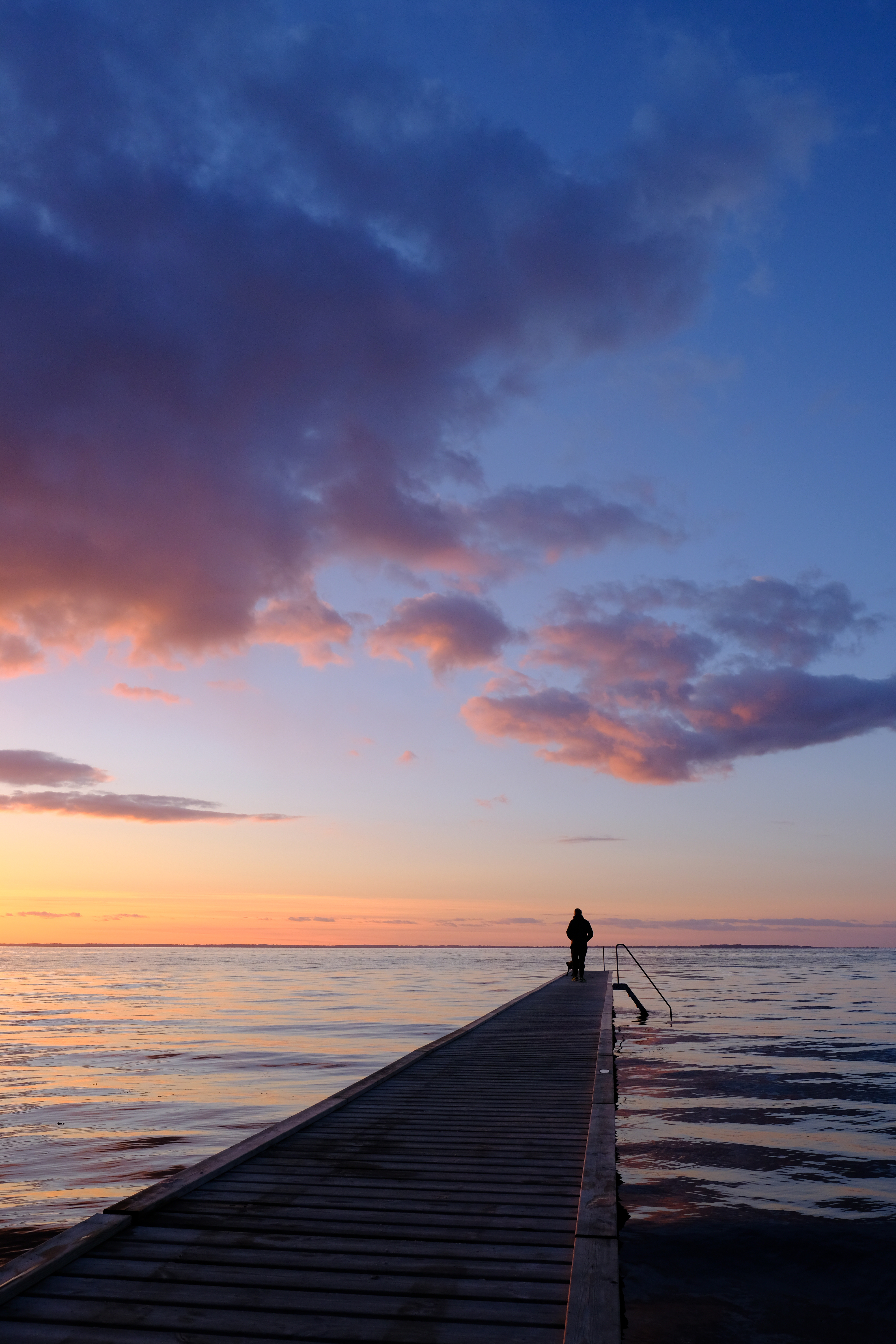 Download mobile wallpaper Dahl, Distance, Horizon, Pier, Nature, Silhouette, Sea, Loneliness for free.