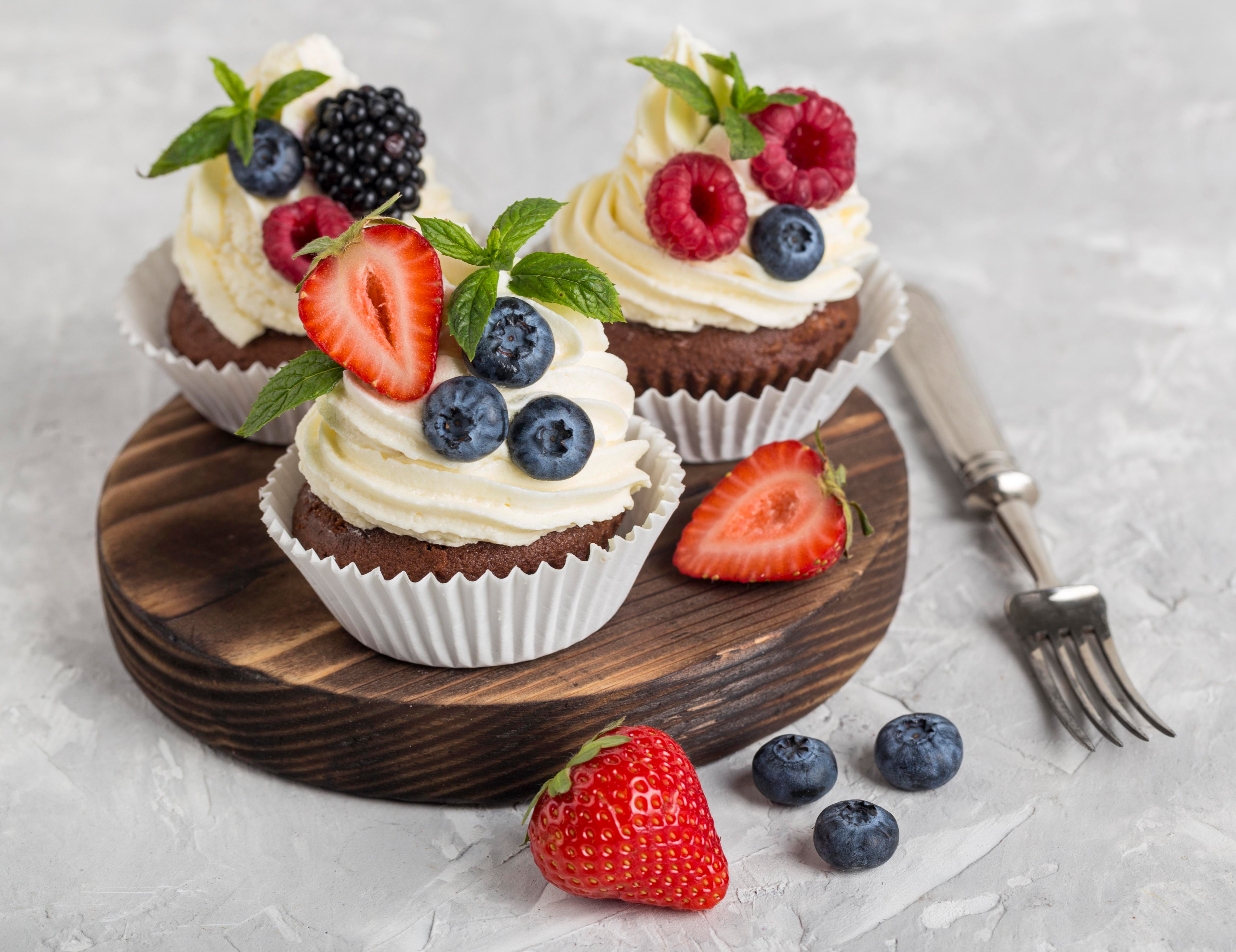 Download mobile wallpaper Food, Berry, Fruit, Cupcake for free.