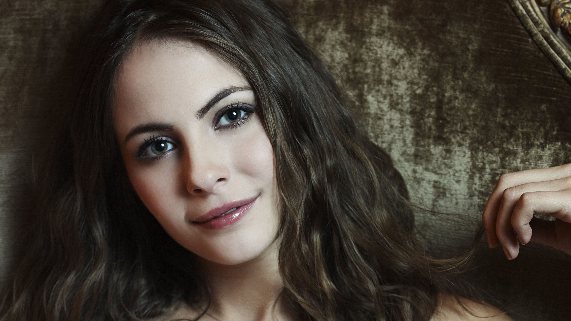 Free download wallpaper Face, Brunette, American, Celebrity, Actress, Willa Holland on your PC desktop