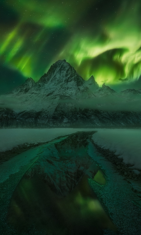 Handy-Wallpaper Landschaft, Natur, Eis, Berg, Gebirge, Nacht, Alaska, Himmel, Erde/natur, Nordlicht kostenlos herunterladen.