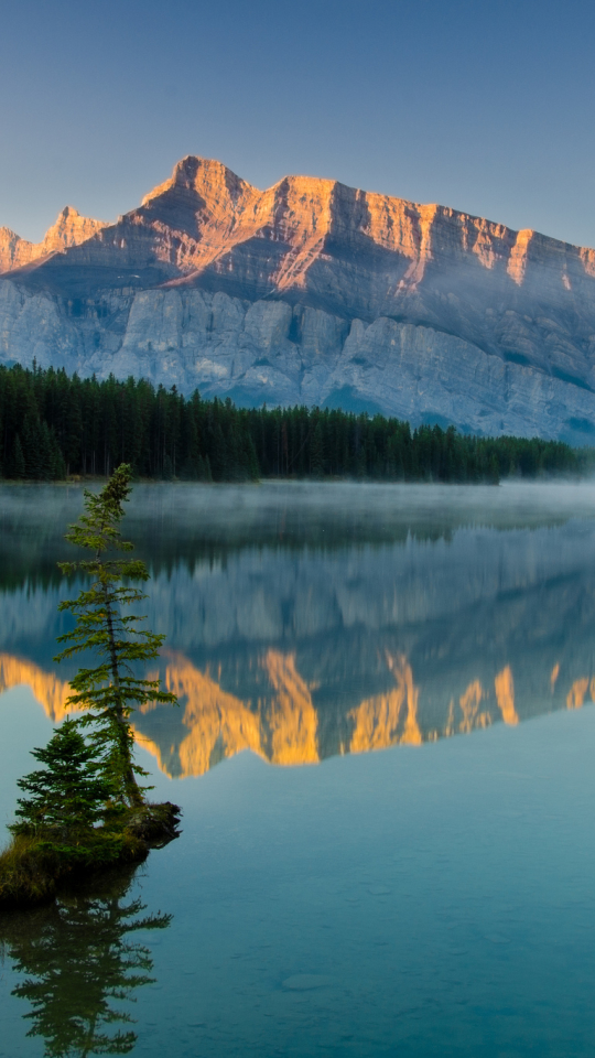 Descarga gratuita de fondo de pantalla para móvil de Naturaleza, Cielo, Montaña, Lago, Árbol, Niebla, Atardecer, Tierra/naturaleza, Reflejo, Puesta De Sol.