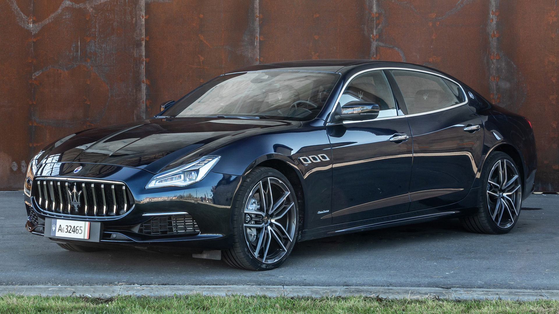 Laden Sie Maserati Quattroporte Granlusso HD-Desktop-Hintergründe herunter