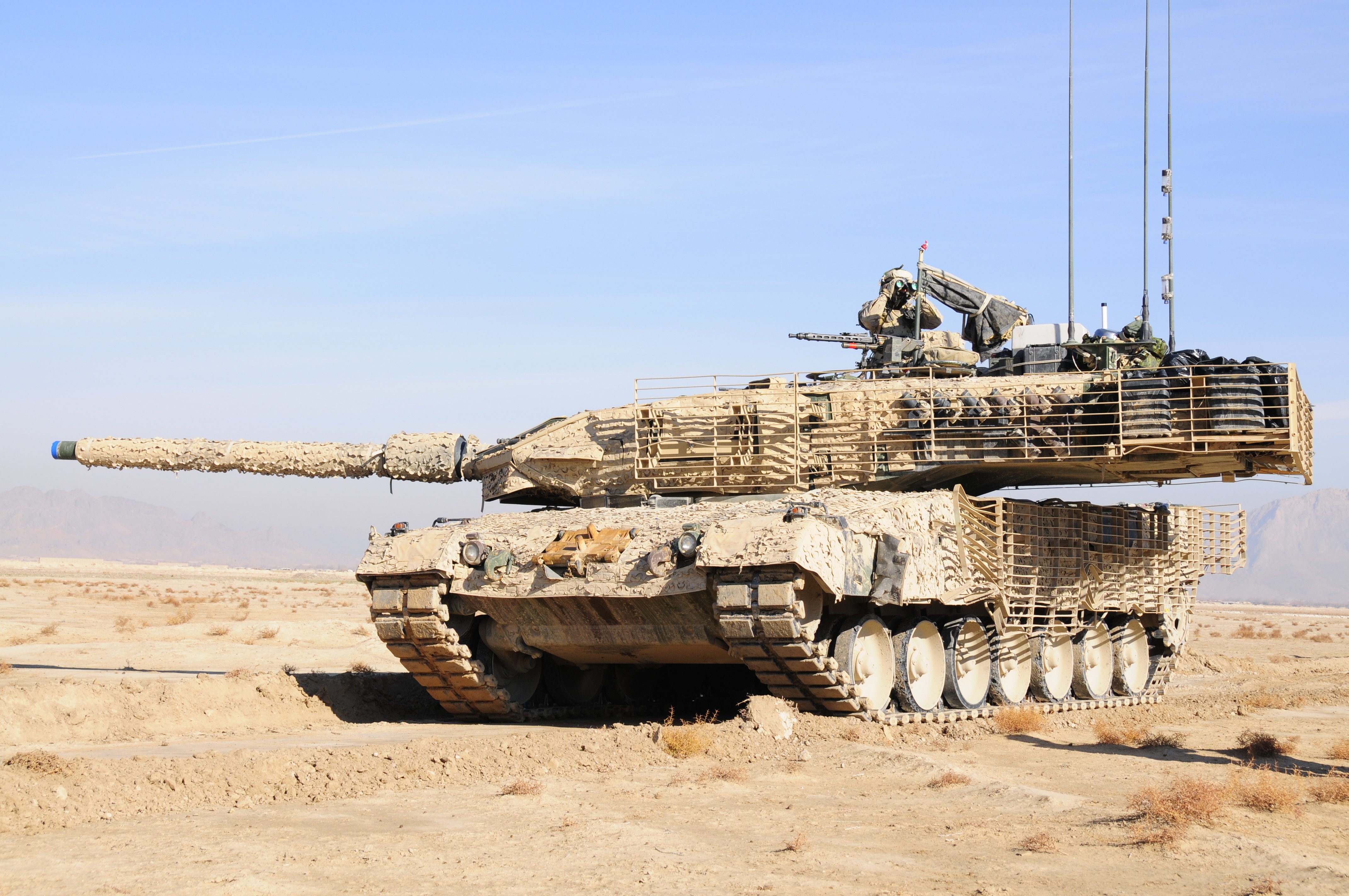 352596 скачать картинку танки, военные, леопард 2 - обои и заставки бесплатно