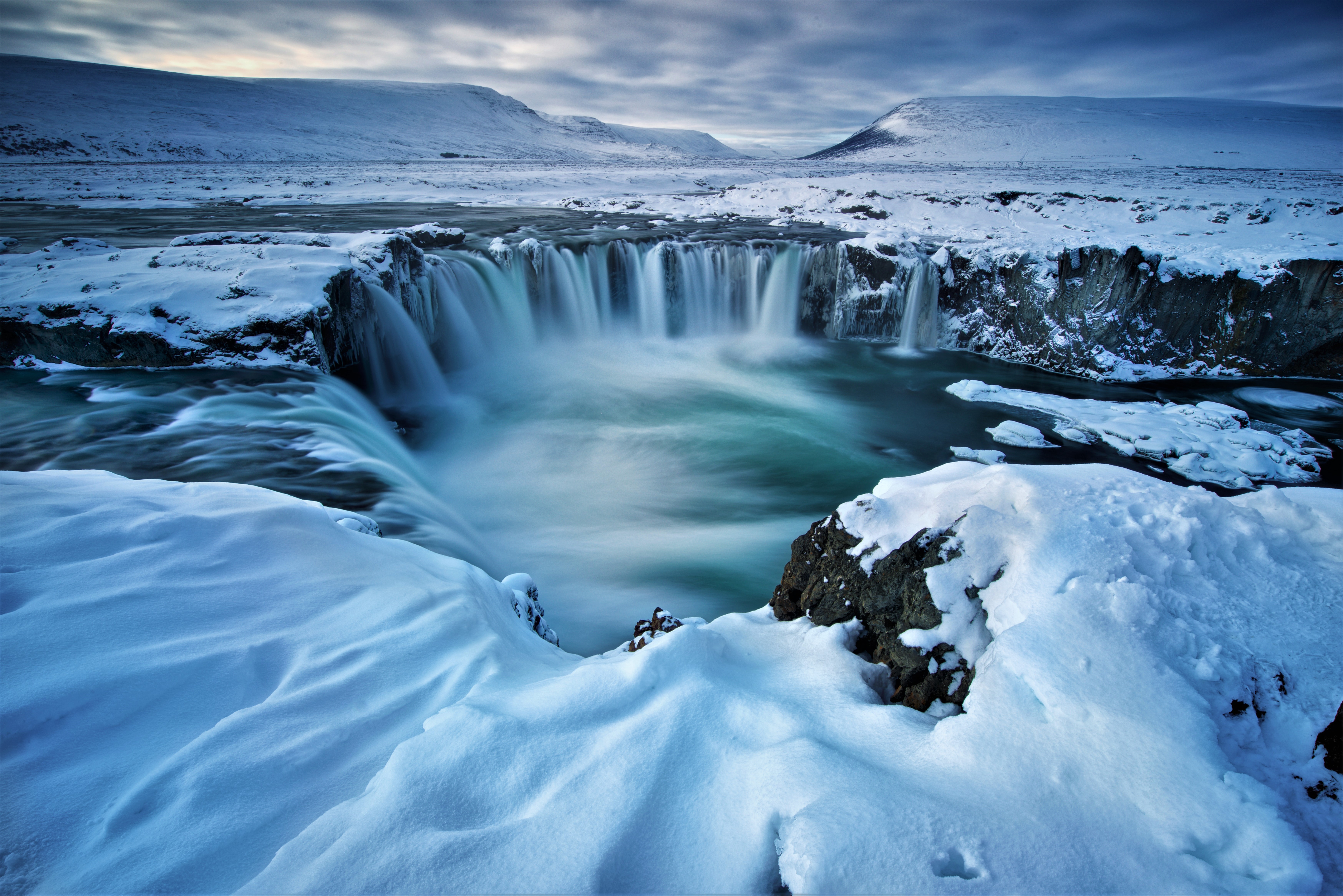 426507 завантажити шпалери ісландія, земля, годафосс, лід, сніг, водоспад, зима, водоспади - заставки і картинки безкоштовно