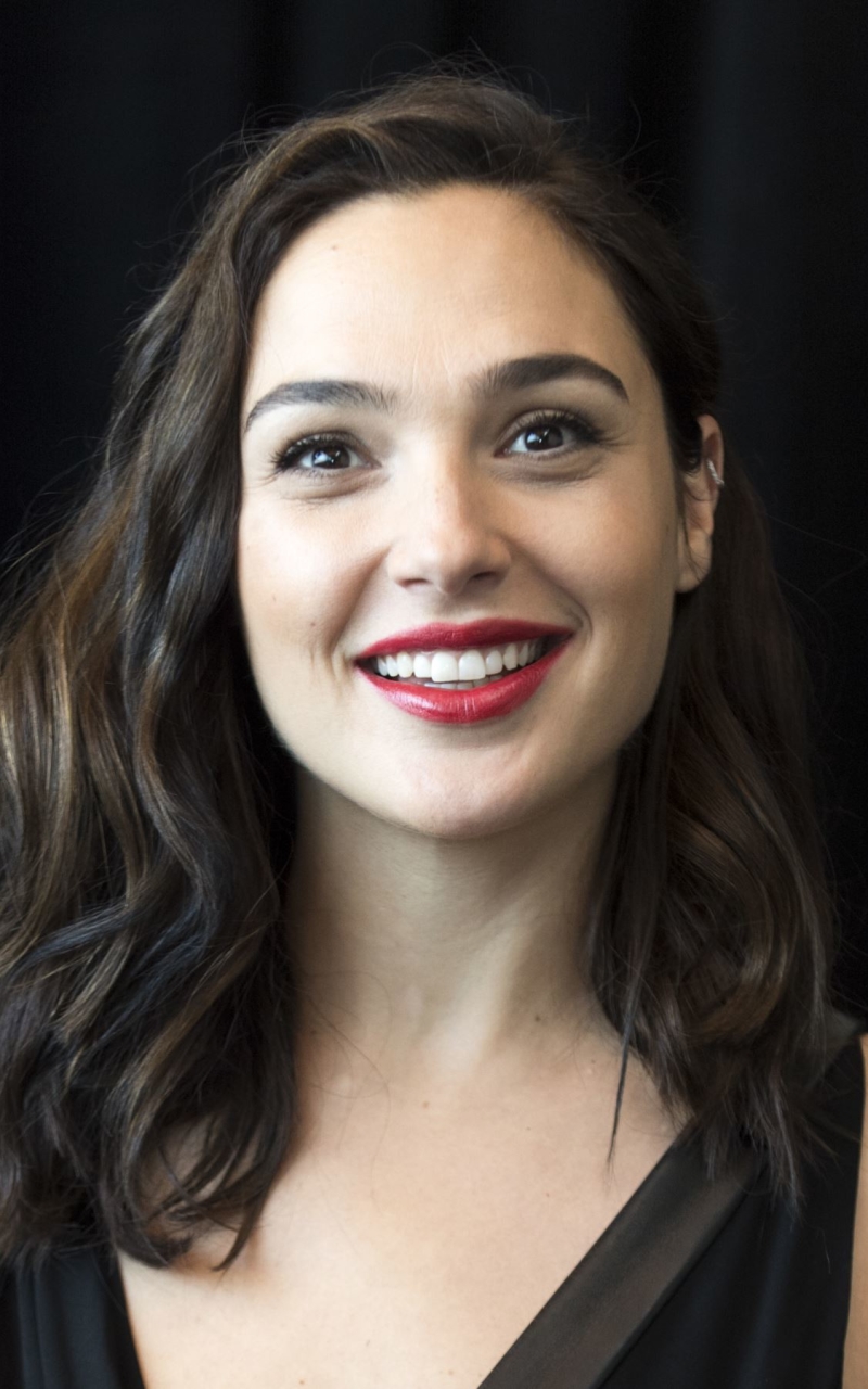 Baixar papel de parede para celular de Sorriso, Morena, Celebridade, Olhos Castanhos, Cabelo Longo, Cabelo Castanho, Atriz, Gal Gadot gratuito.