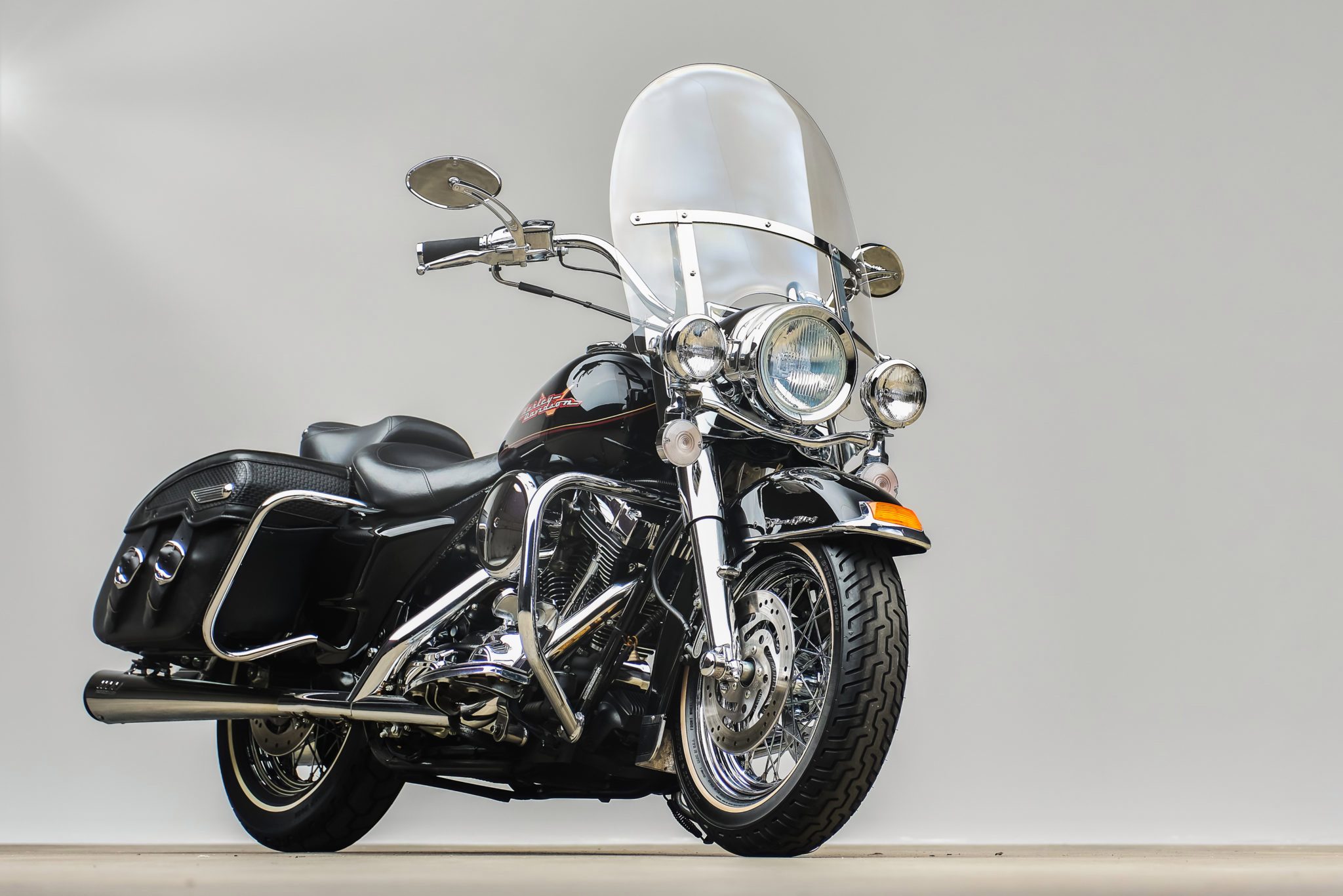 Laden Sie Harley Davidson Flhr Road King HD-Desktop-Hintergründe herunter