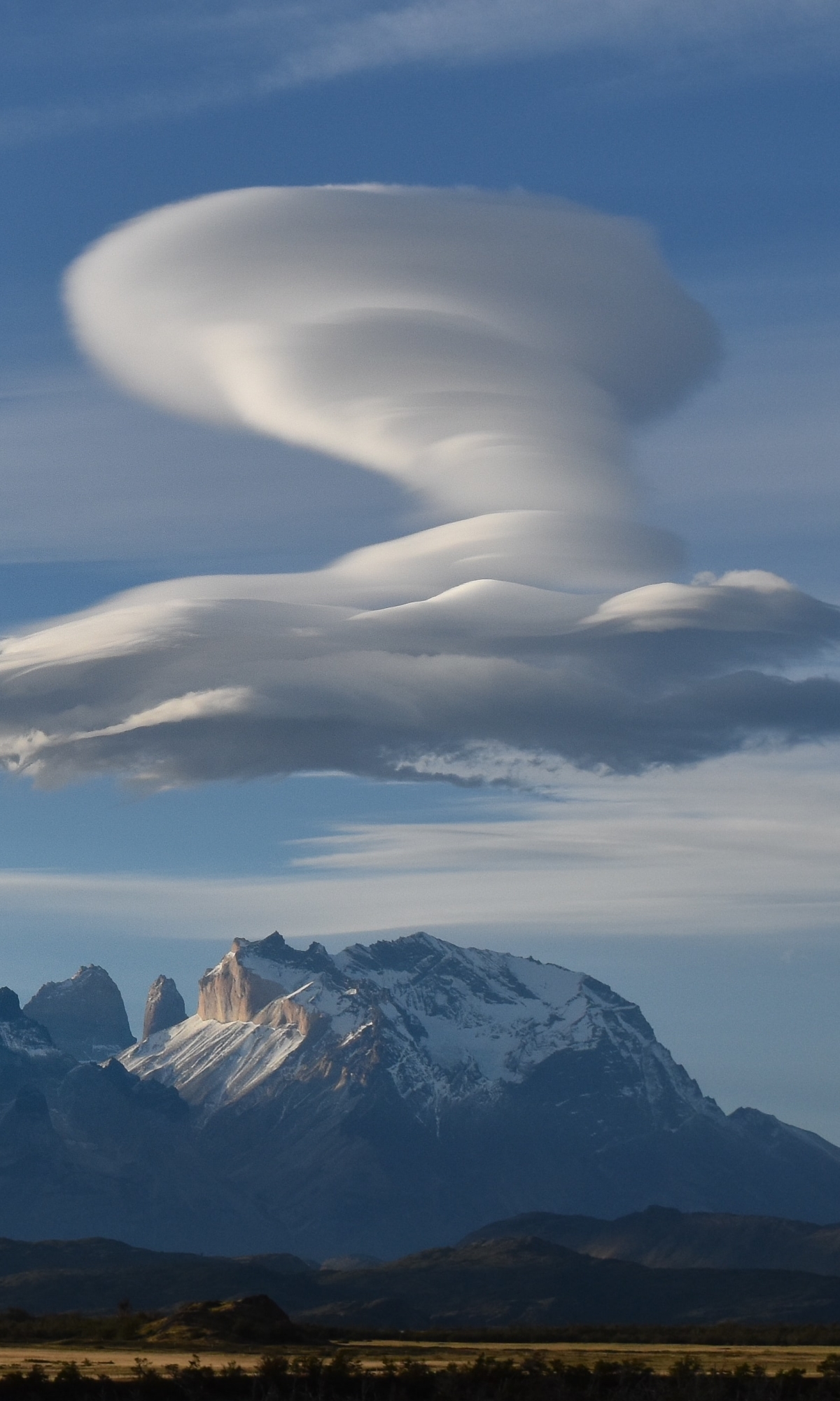 Handy-Wallpaper Berg, Gebirge, Wolke, Chile, Patagonien, Berge, Erde/natur, Nationalpark Torres Del Paine kostenlos herunterladen.