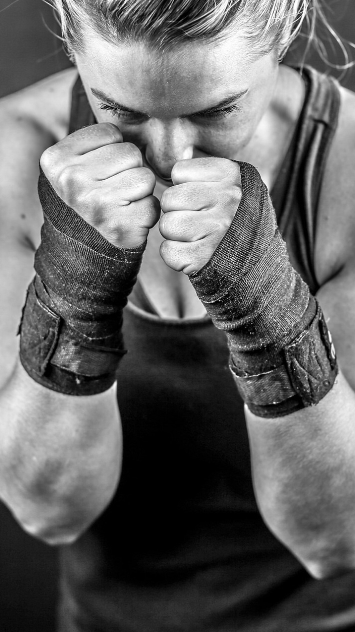 Download mobile wallpaper Sports, Boxing, Black & White for free.