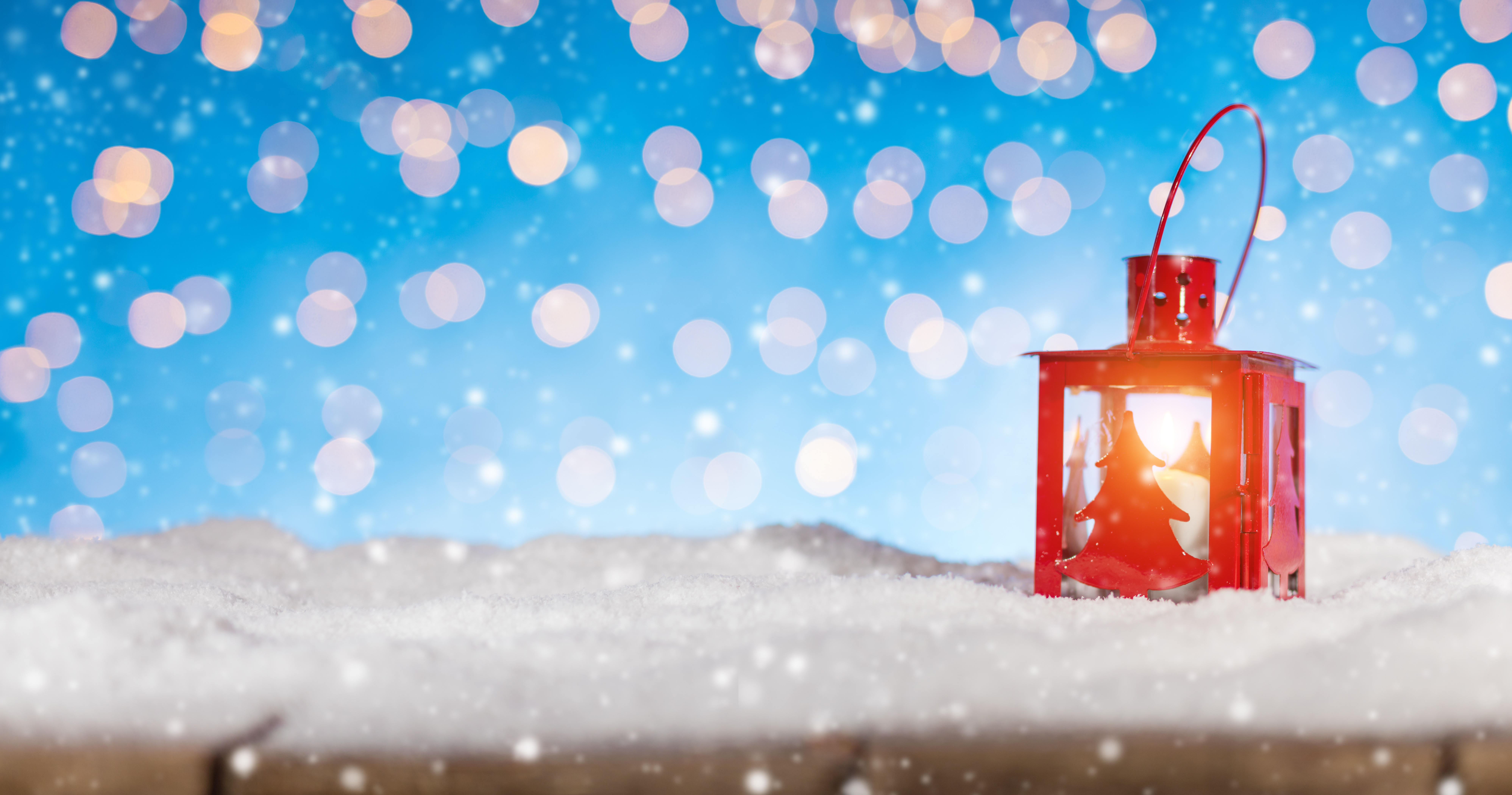 Скачать обои бесплатно Снег, Рождество, Фонарь, Боке, Праздничные картинка на рабочий стол ПК