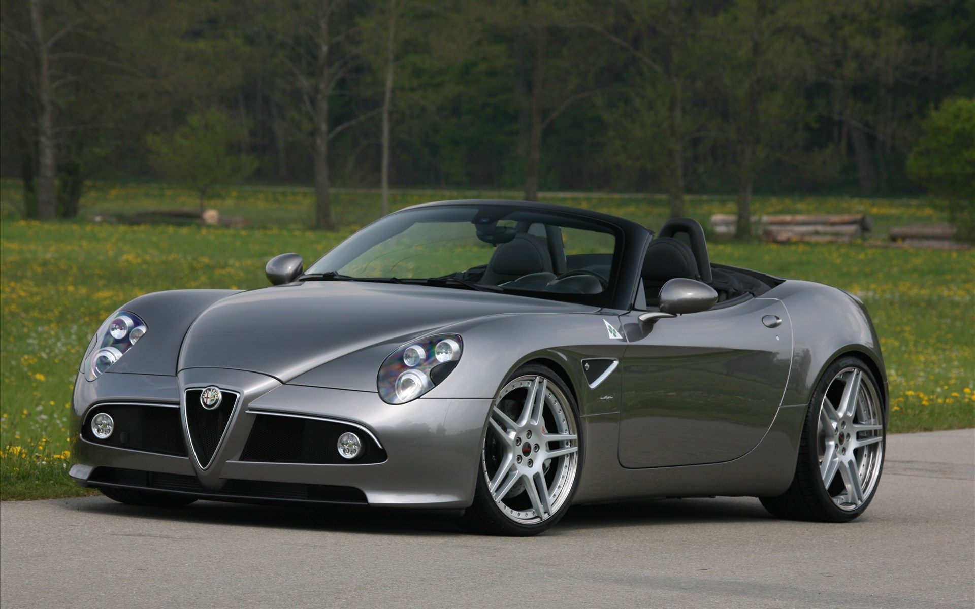 Meilleurs fonds d'écran Alfa Romeo 8C Araignée pour l'écran du téléphone