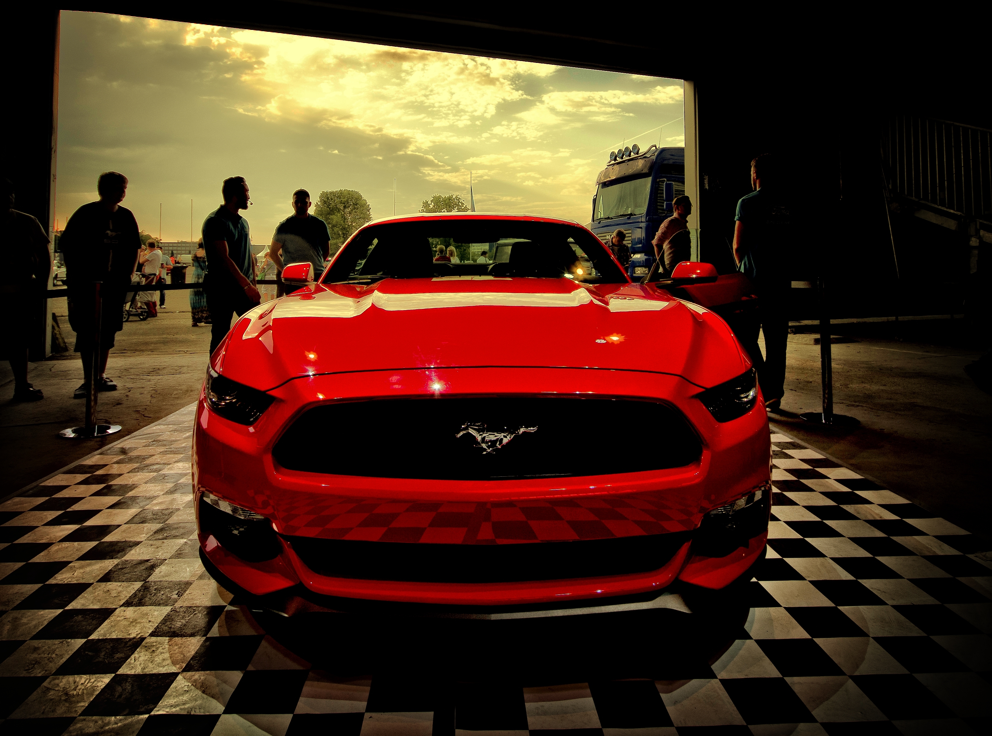 Скачать обои бесплатно Форд (Ford), Тачки (Cars), Вид Спереди, Мустанг (Mustang), Красный картинка на рабочий стол ПК