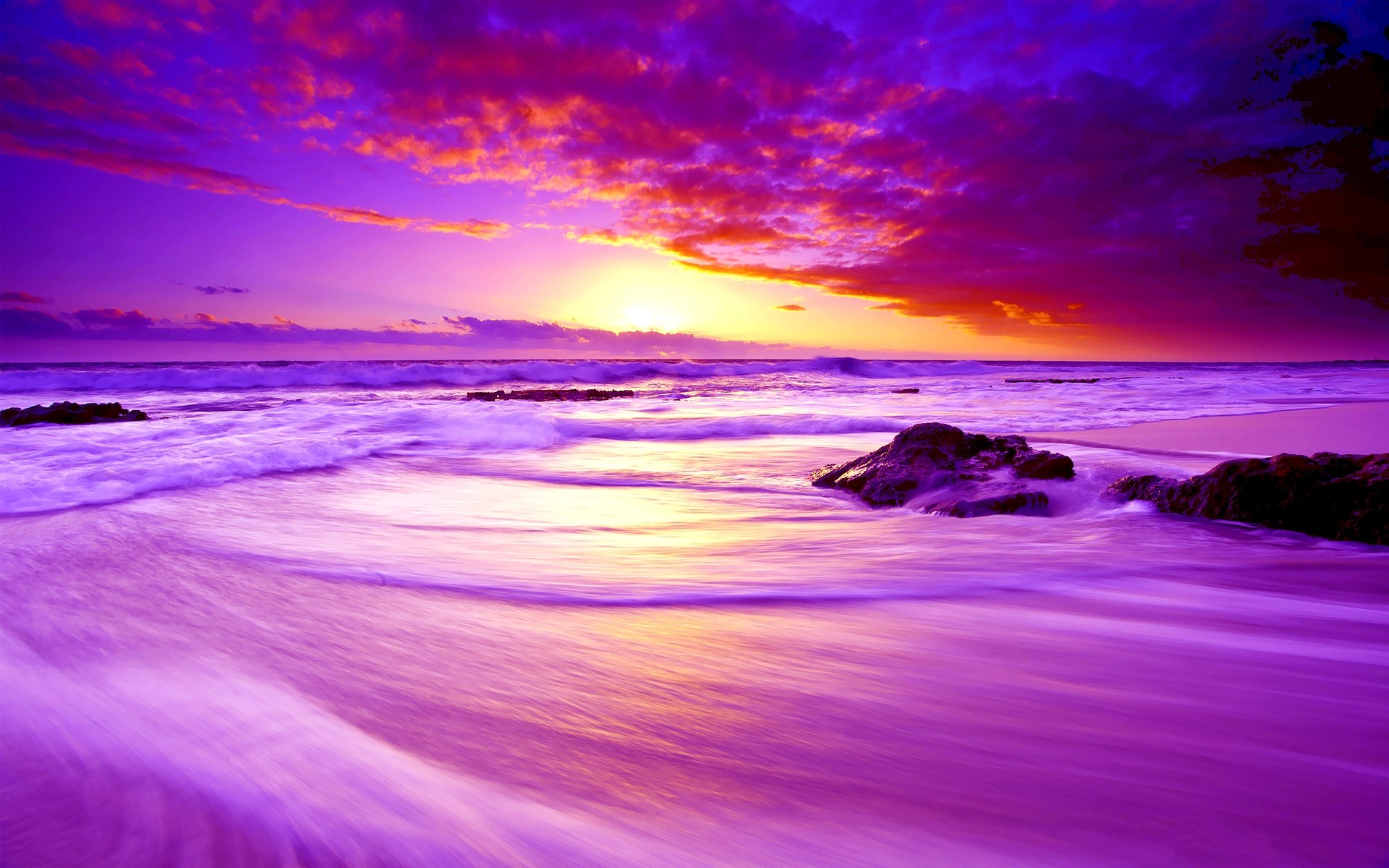 Скачать картинку Море, Облака, Пляж, Горизонт, Океан, Пурпурный, Земля/природа, Закат Солнца в телефон бесплатно.