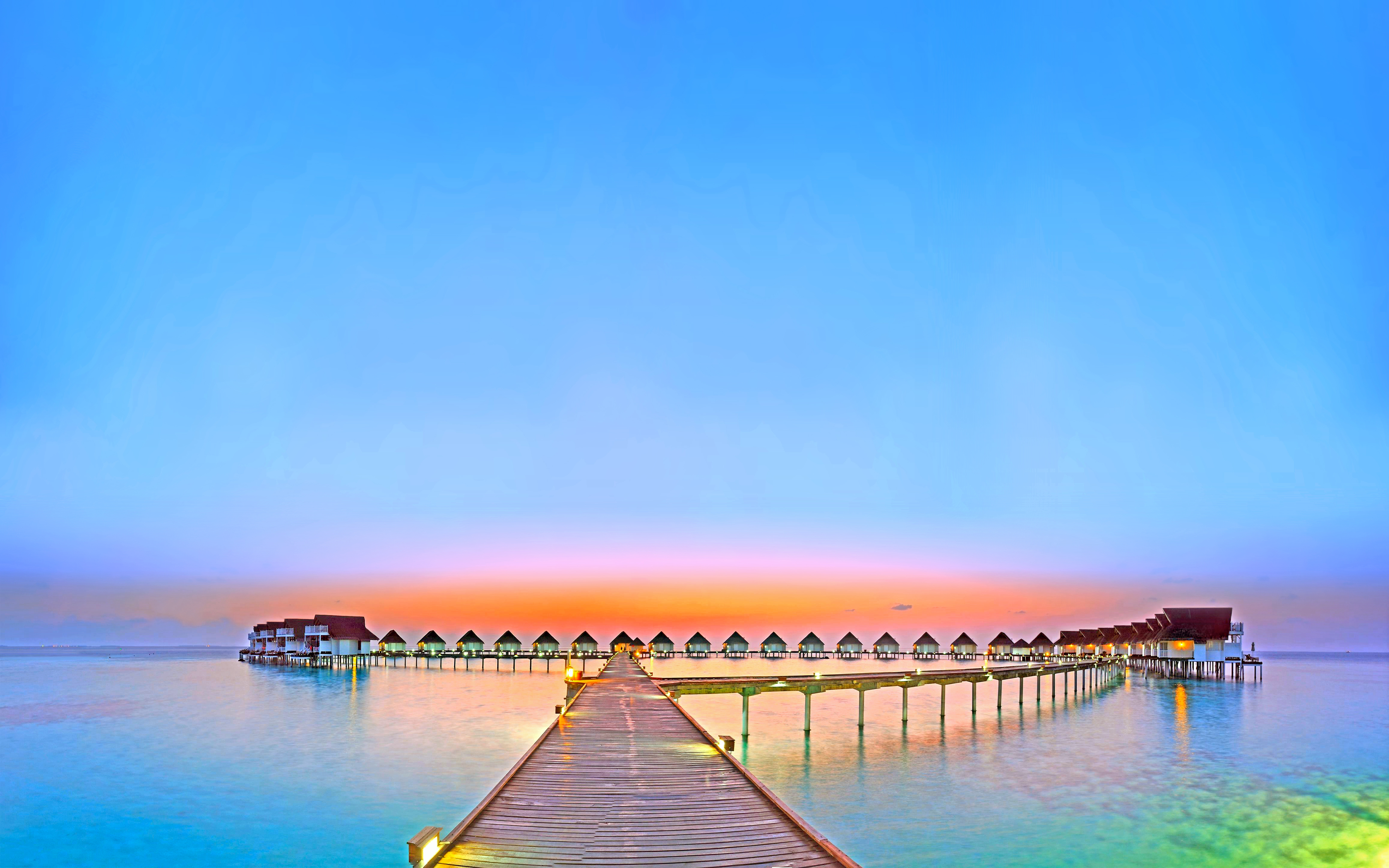 809956 télécharger l'image maldives, mer, construction humaine, station touristique, briller, vacances, horizon, océan, jetée, ciel - fonds d'écran et économiseurs d'écran gratuits