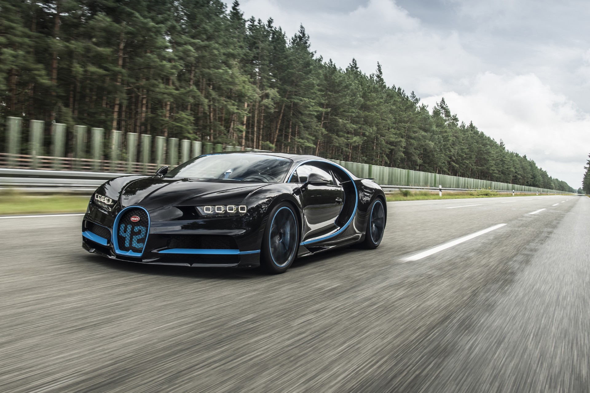 Download mobile wallpaper Bugatti, Supercar, Bugatti Chiron, Vehicles, Black Car for free.
