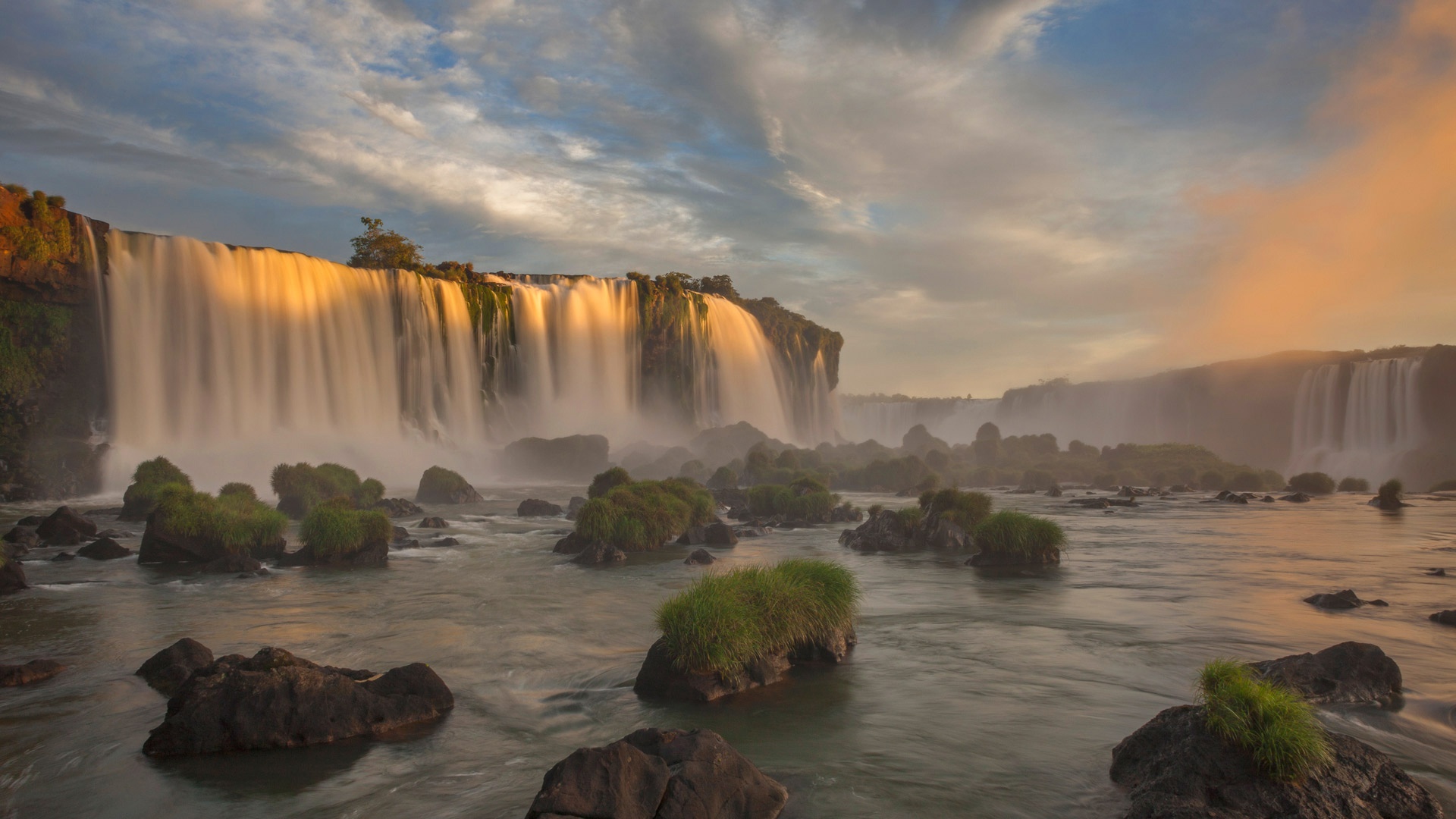 無料モバイル壁紙滝, 霧, 地球, イグアスの滝をダウンロードします。