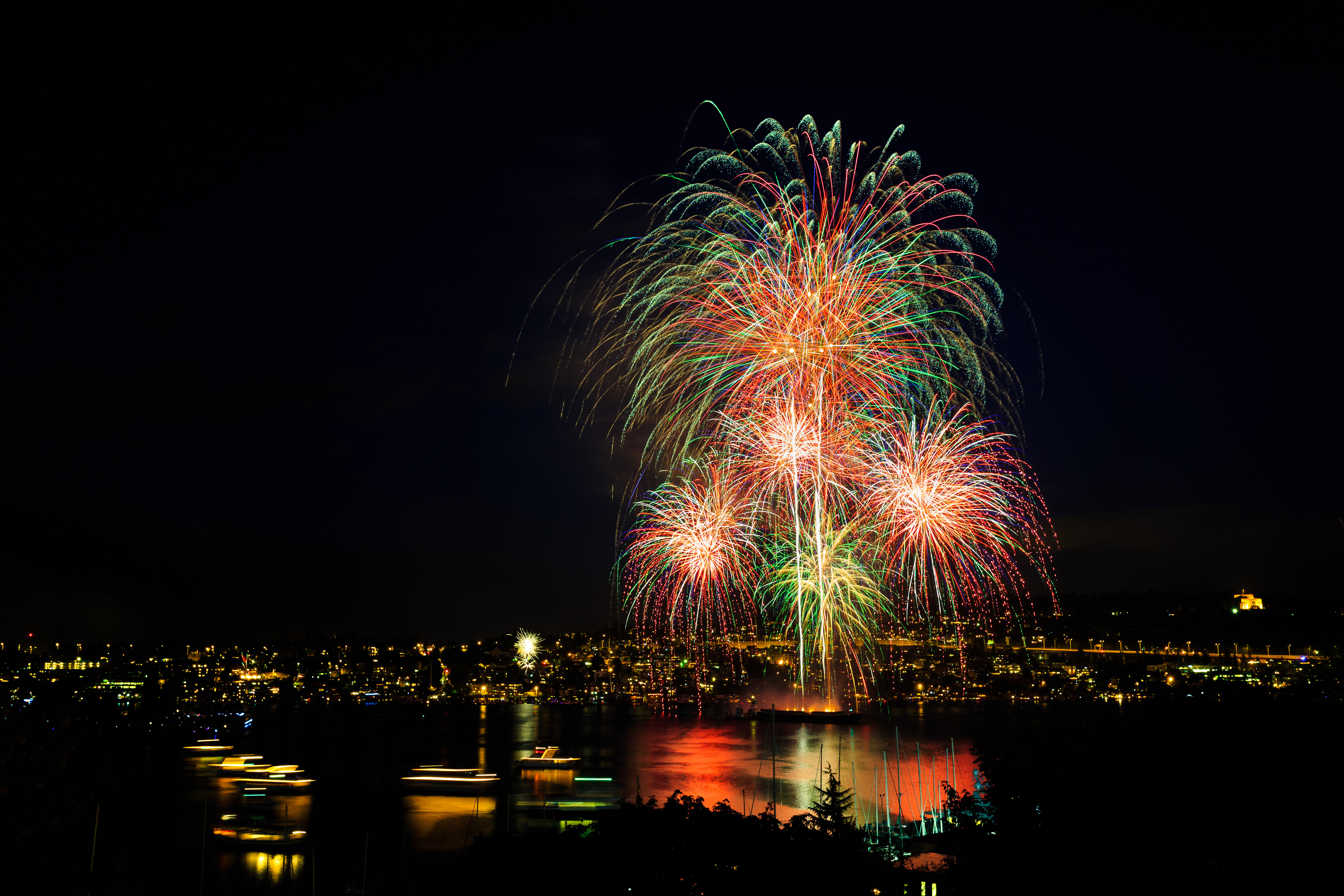 Download mobile wallpaper Seattle, Salute, Holidays, Night City, City Lights, Fireworks, Firework for free.