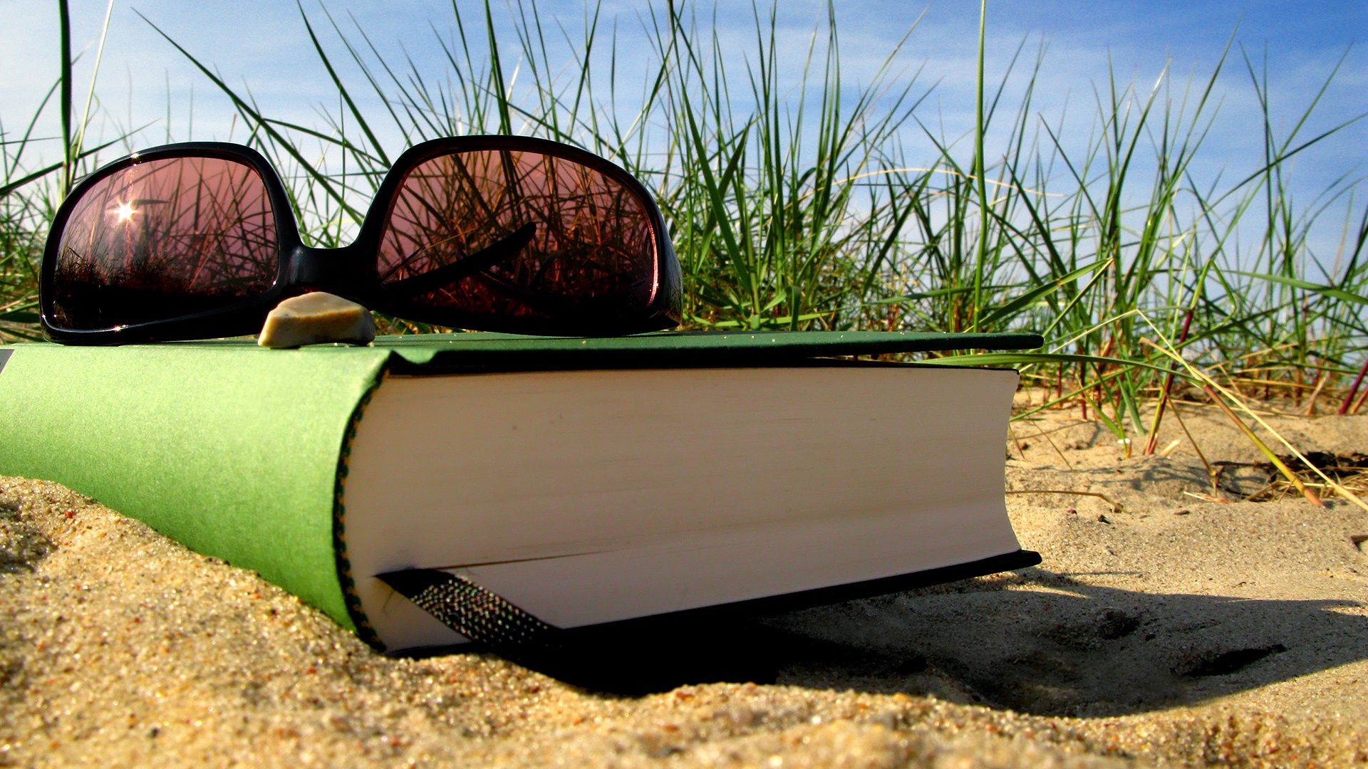 grass, sand, summer, miscellanea, miscellaneous, relaxation, rest, book, glasses, spectacles, bookmark