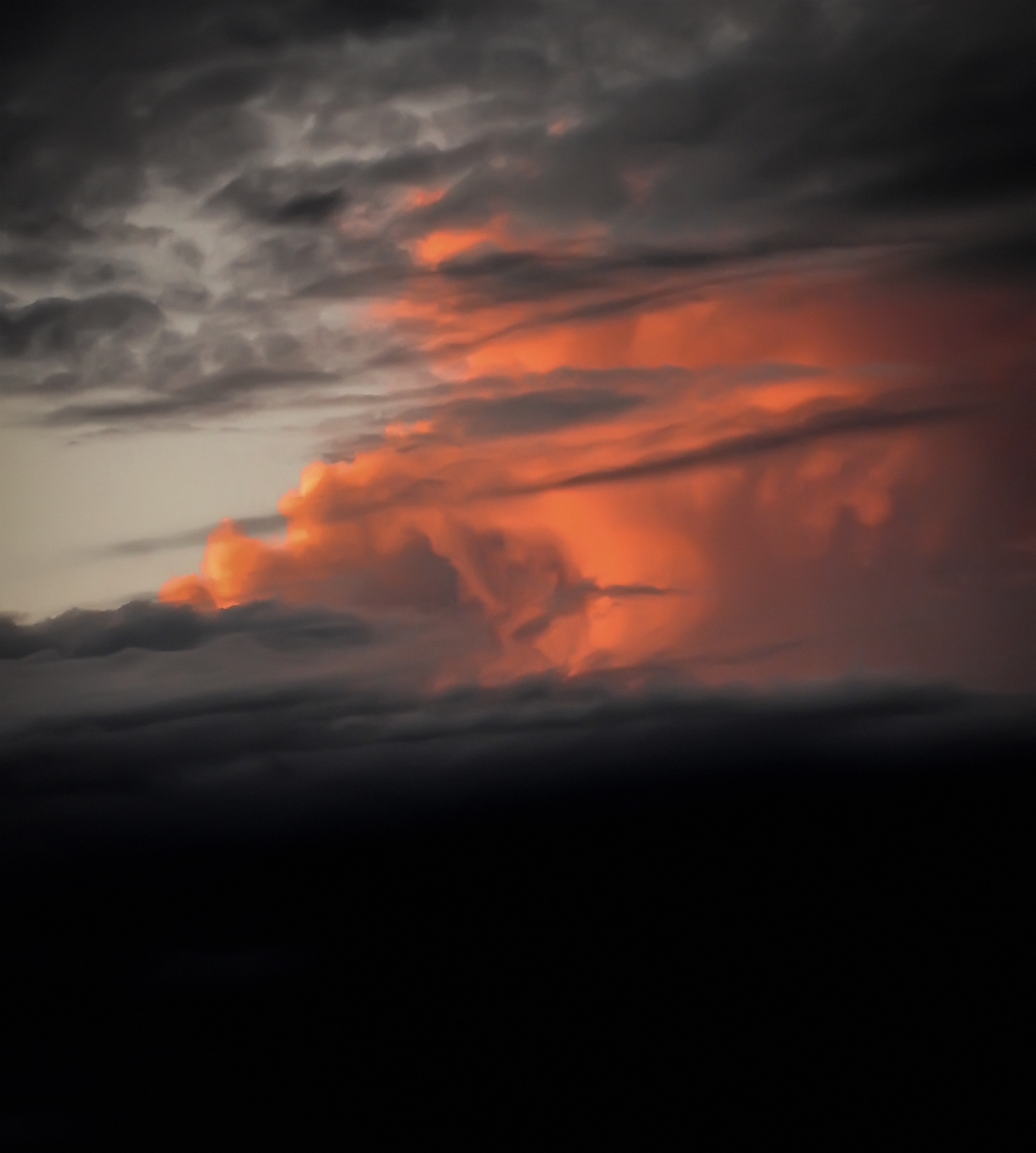 Handy-Wallpaper Clouds, Sky, Übernachtung, Sunset, Dunkel kostenlos herunterladen.
