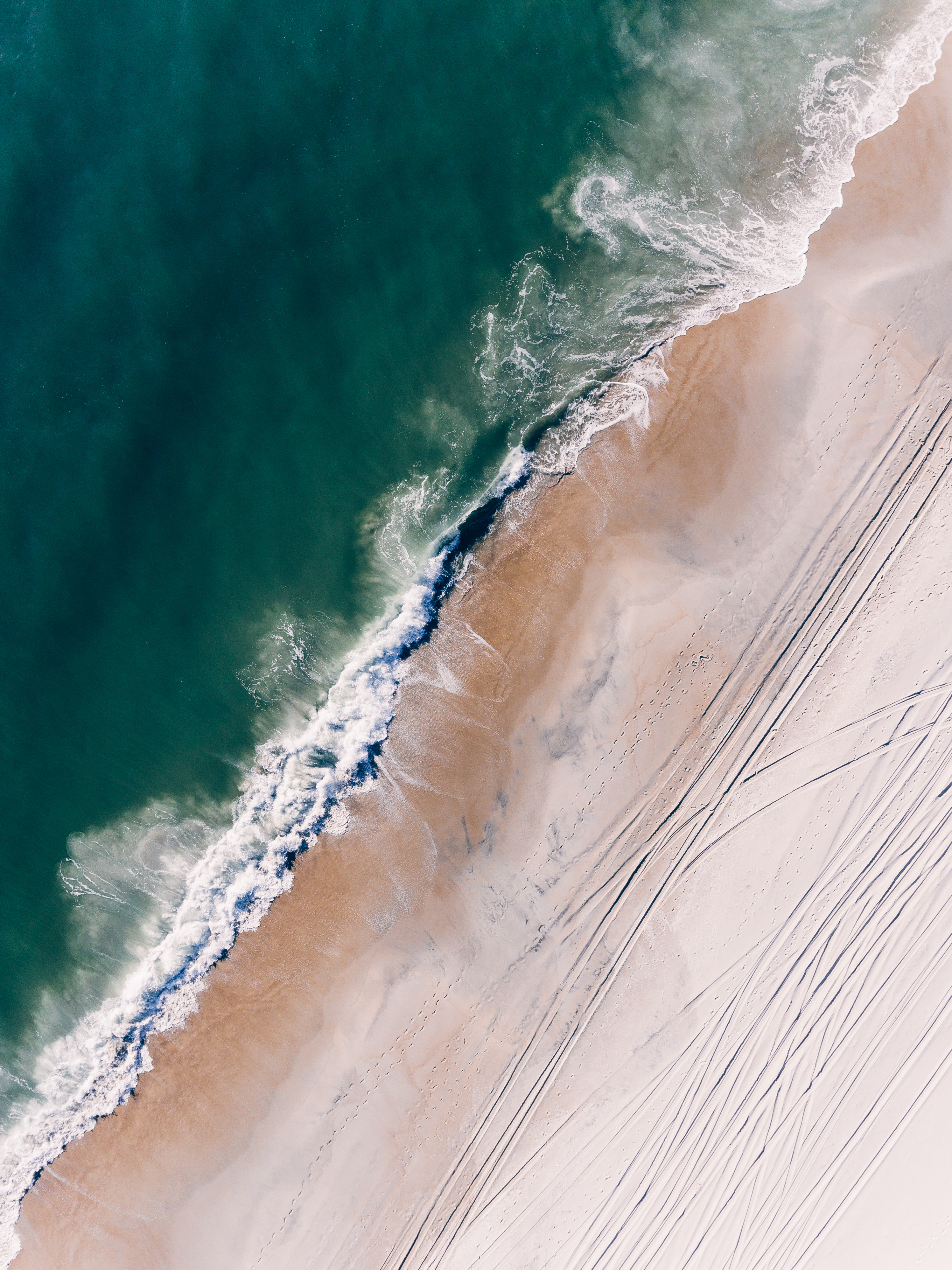 Handy-Wallpaper Blick Von Oben, Ozean, Surfen, Schaum, Natur, Wasser, Sand, Strand kostenlos herunterladen.