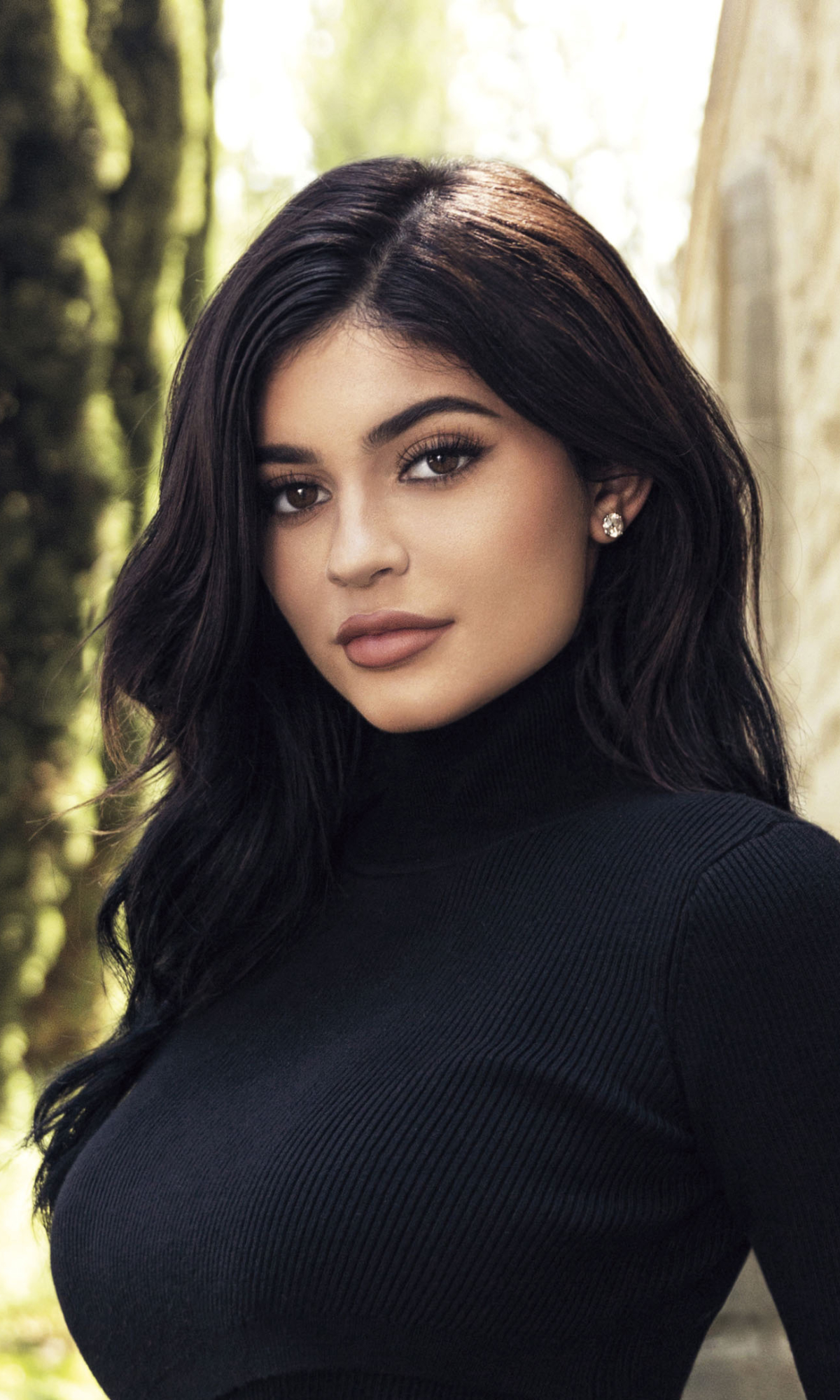 Download mobile wallpaper Model, Celebrity, Brown Eyes, Black Hair, Kylie Jenner for free.