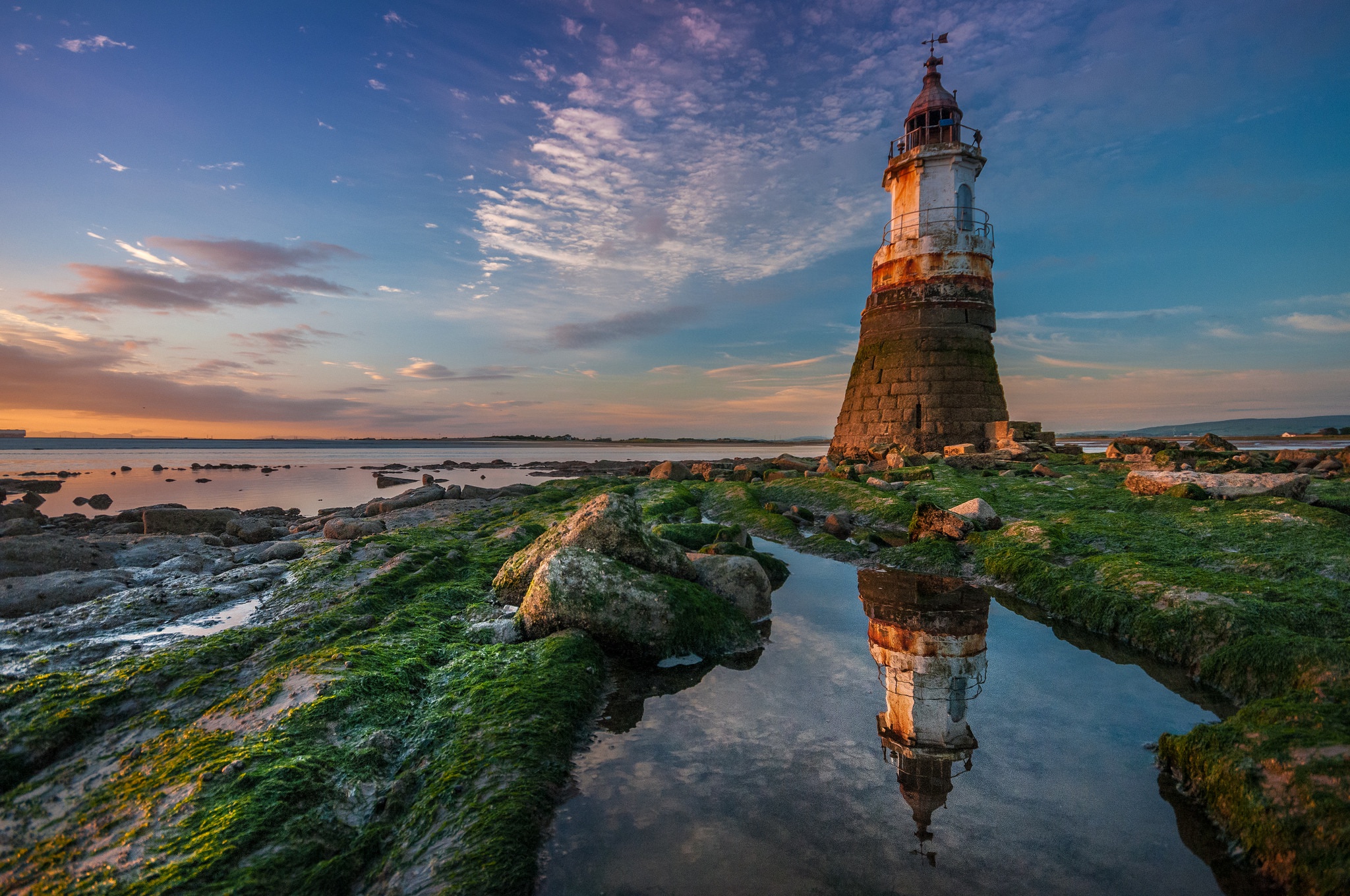 Free download wallpaper Sky, Building, Reflection, Lighthouse, Man Made on your PC desktop