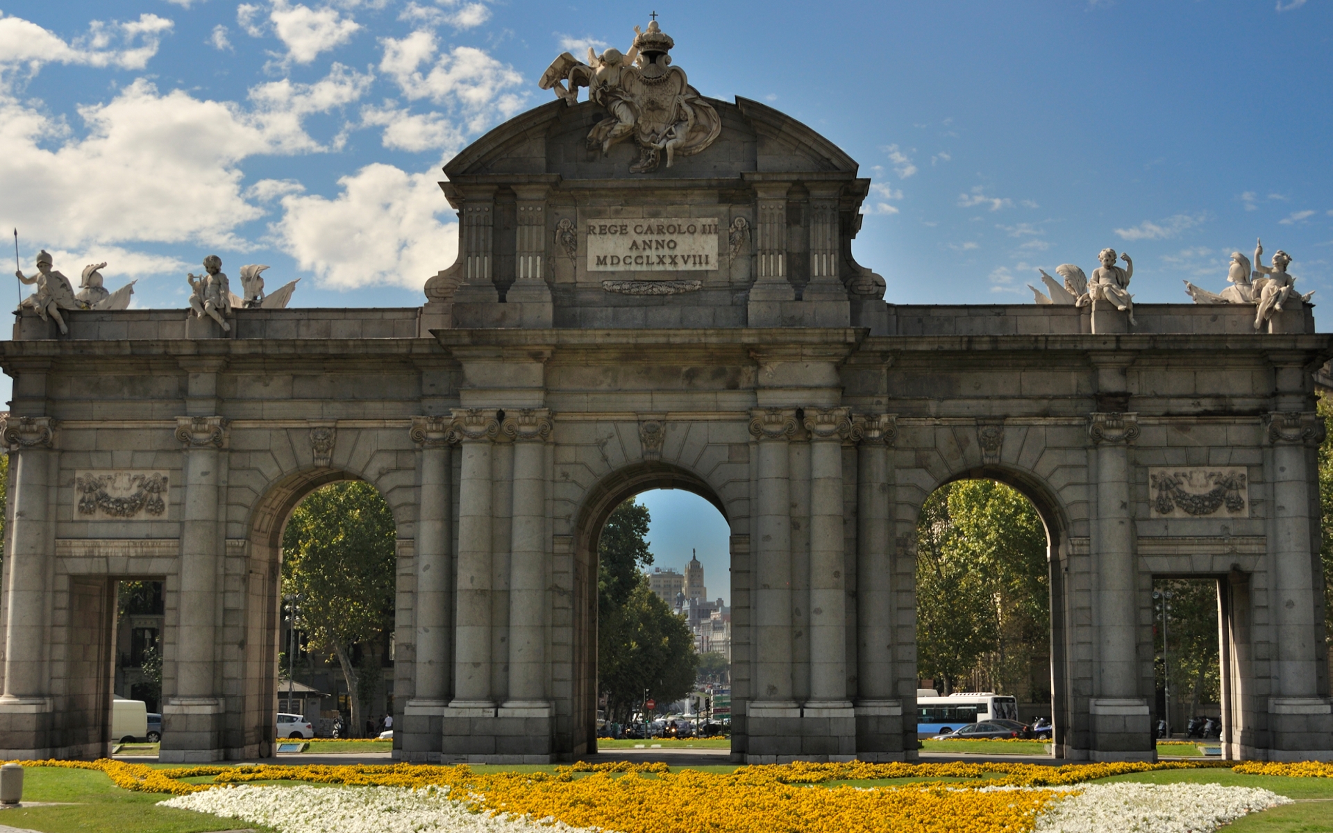 Скачати мобільні шпалери Пуерта Де Алькала, Пам'ятники, Створено Людиною безкоштовно.