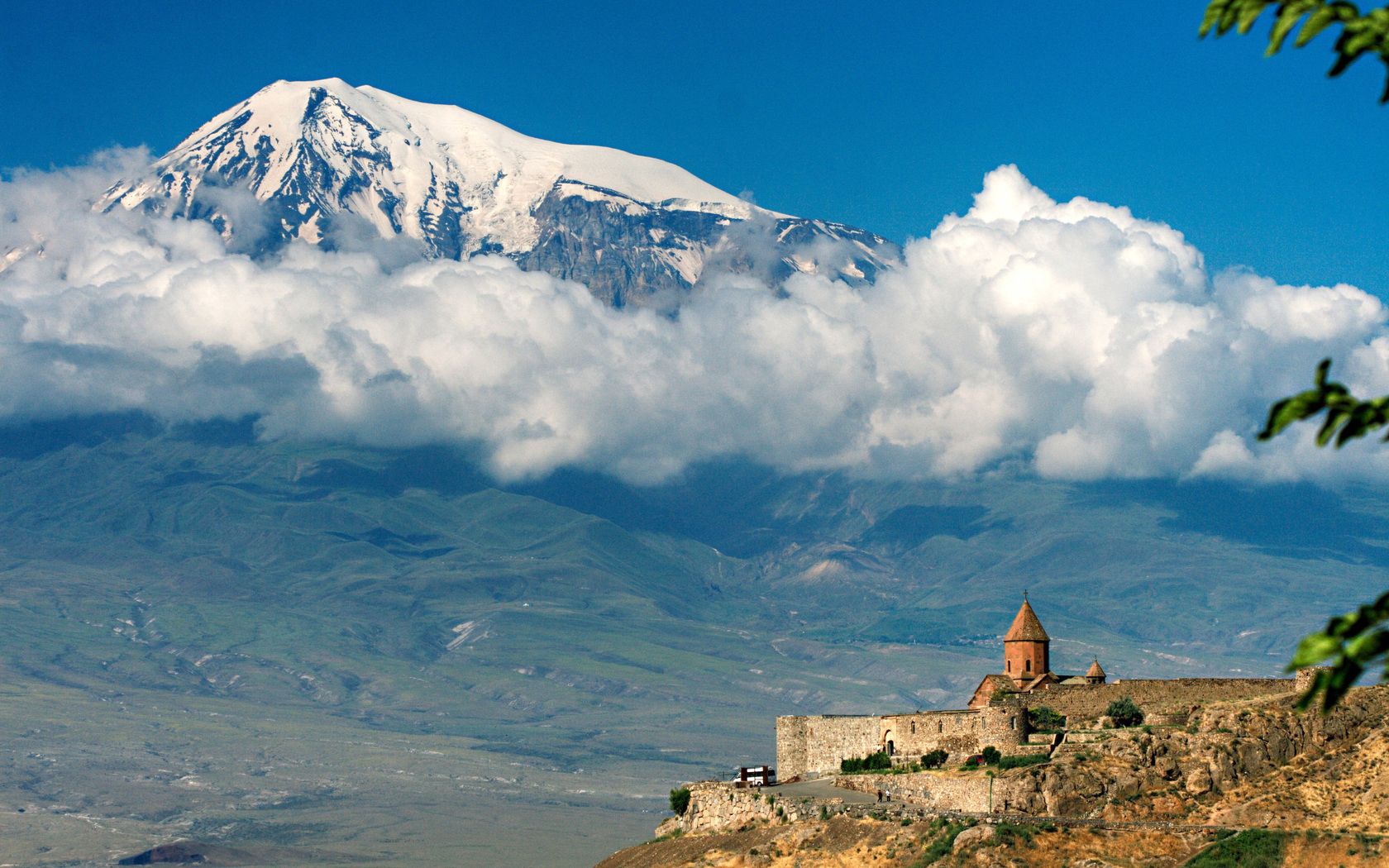 Descarga gratis la imagen Montaña, Altura, Sien, Ararat, Naturaleza, Nubes, Templo en el escritorio de tu PC