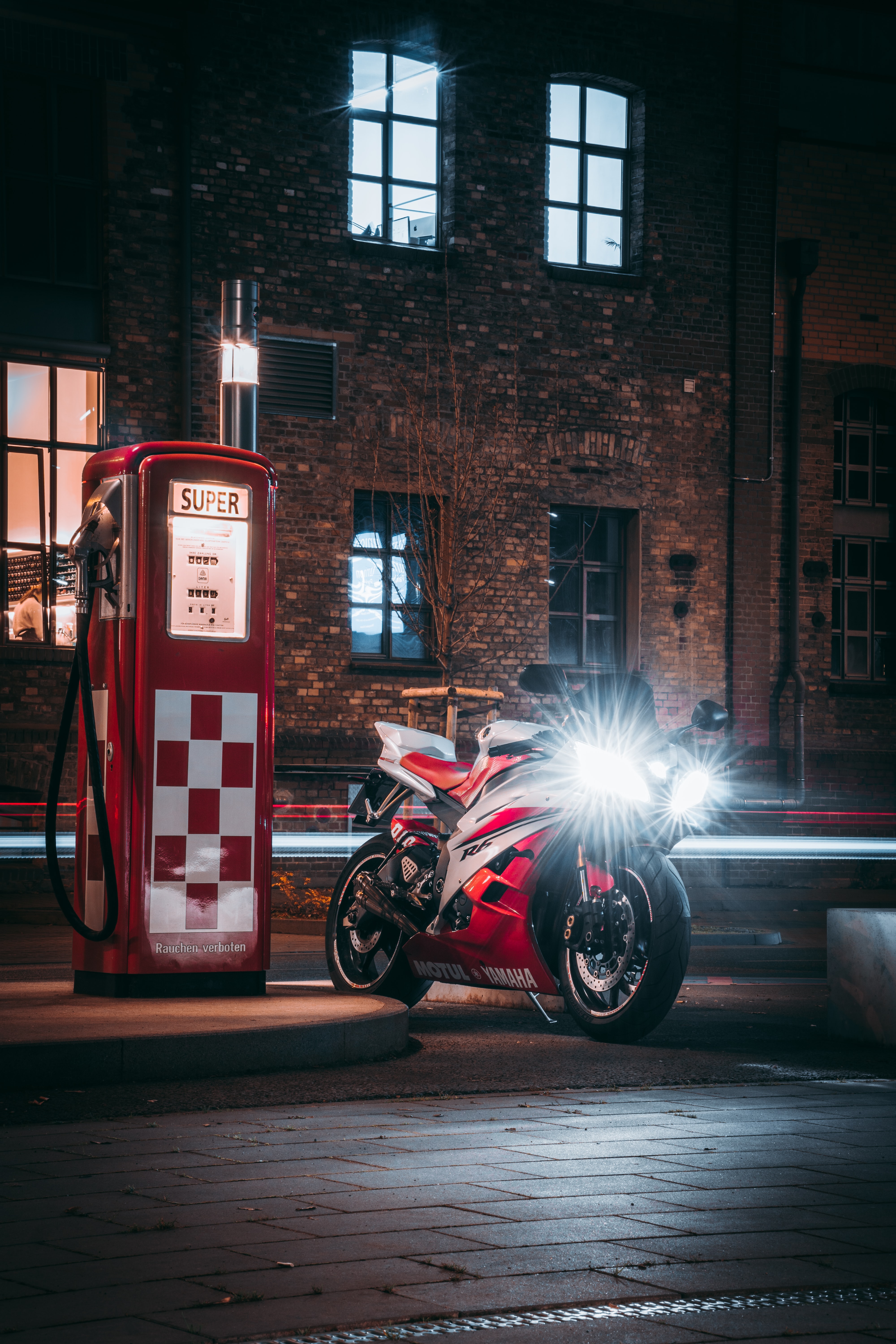 PCデスクトップにナイト, 自転車, 輝く, 光, 赤い, オートバイ画像を無料でダウンロード