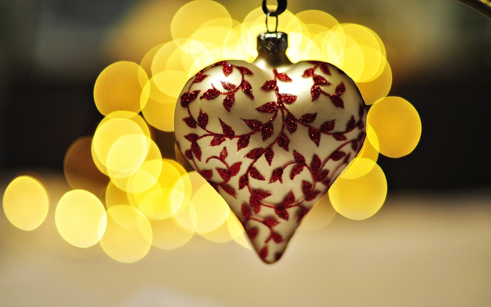 Free download wallpaper Christmas, Holiday, Decoration, Bokeh, Heart Shaped on your PC desktop
