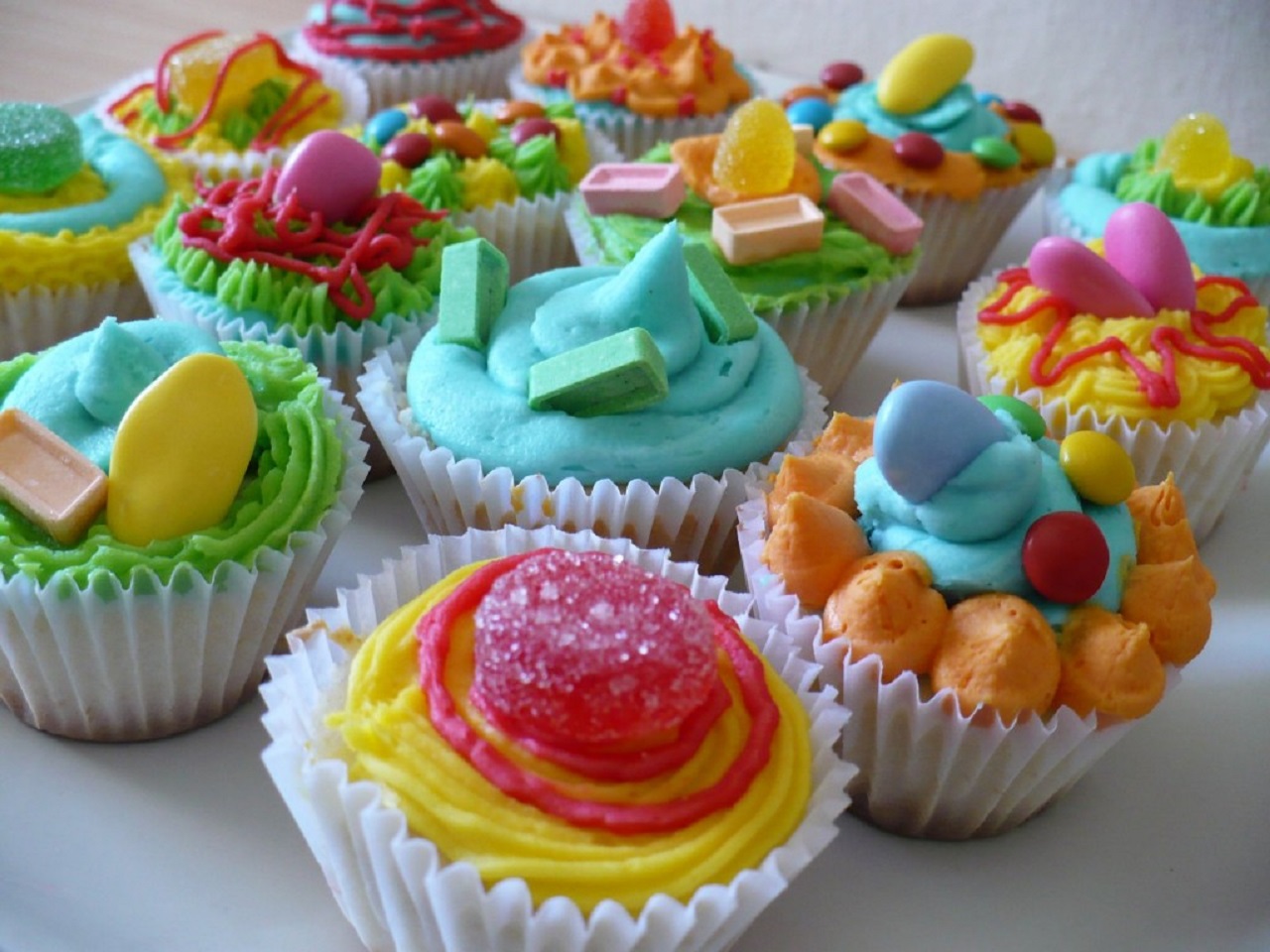 Download mobile wallpaper Food, Cupcake for free.