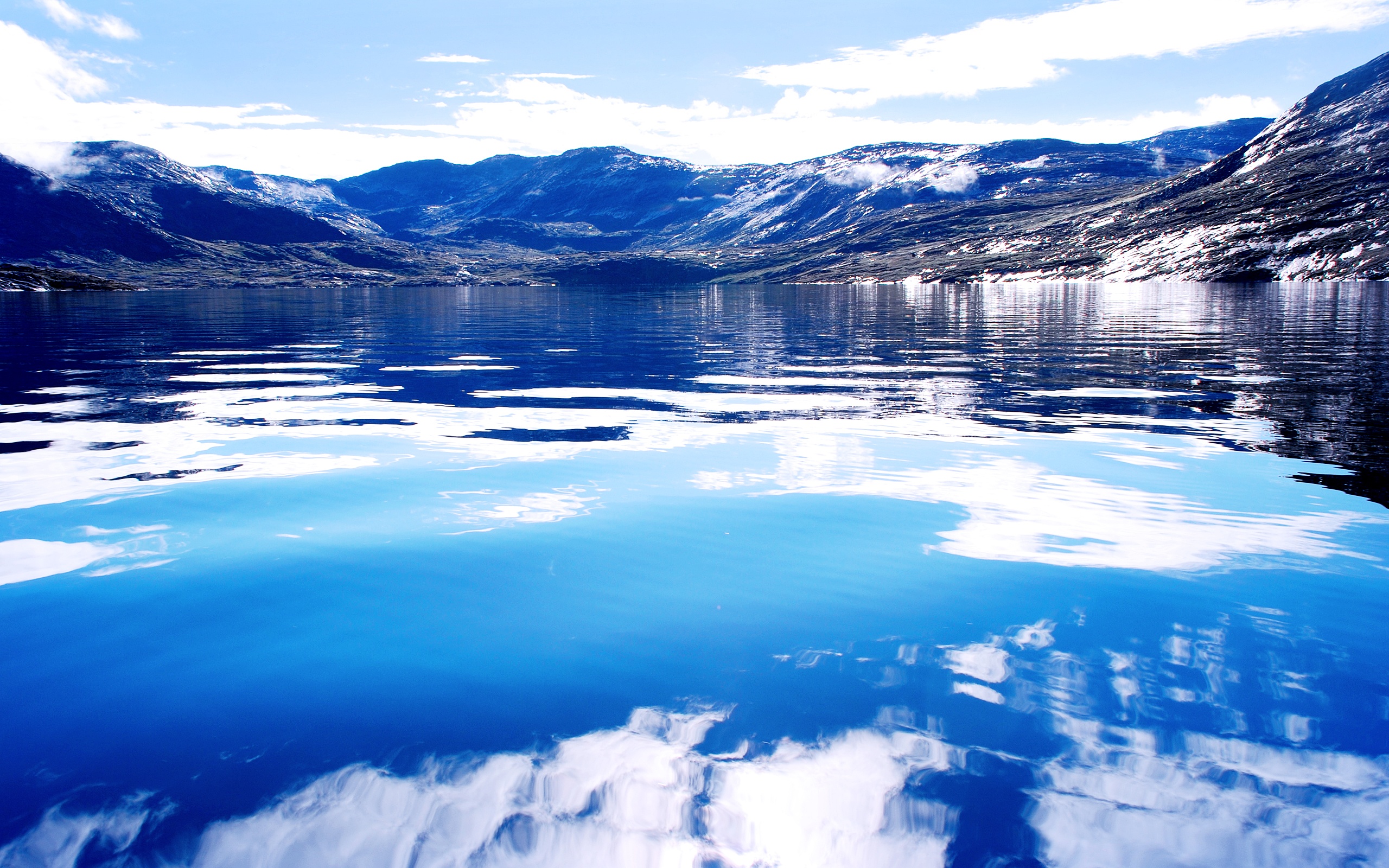 Скачать картинку Озера, Вода, Озеро, Земля/природа в телефон бесплатно.